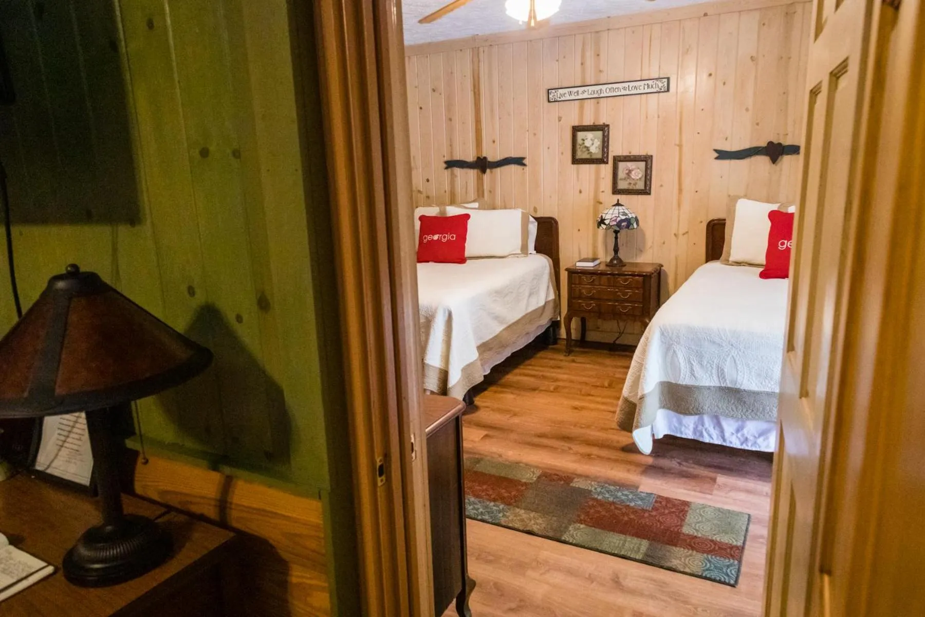 Bed in Mountain Aire Cottages, Inn, & Glamping