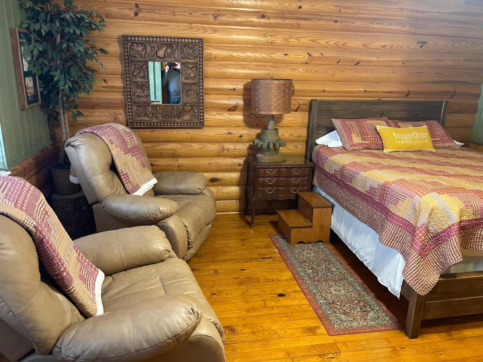 Bed in Mountain Aire Cottages, Inn, & Glamping