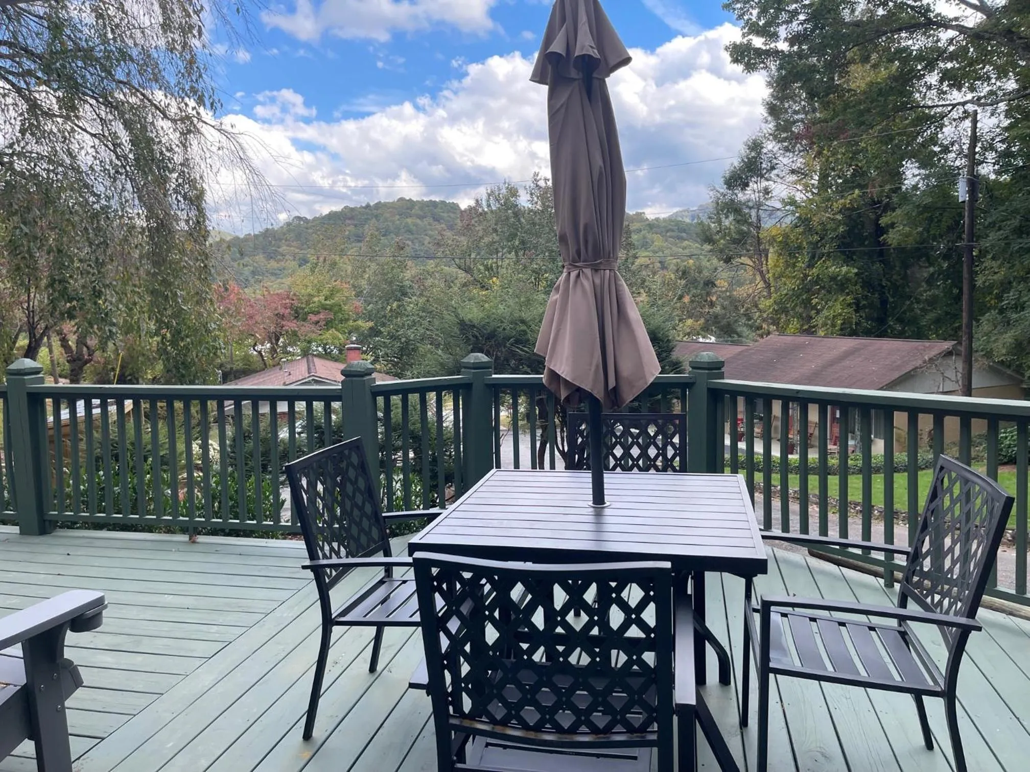 Patio in Mountain Aire Cottages, Inn, & Glamping