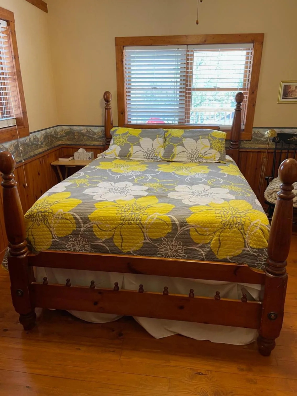 Bed in Mountain Aire Cottages, Inn, & Glamping