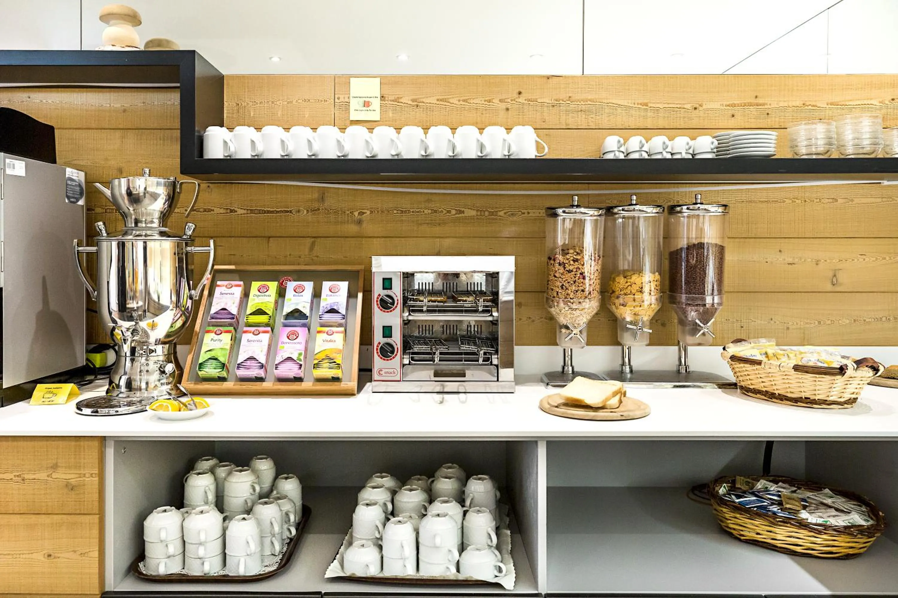 Buffet breakfast in Hotel Cristiania