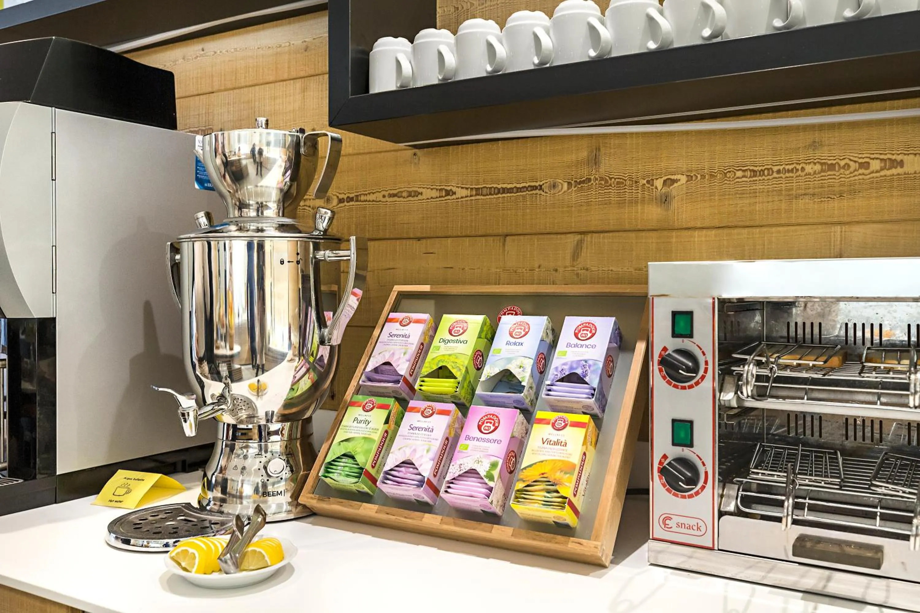 Coffee/tea facilities in Hotel Cristiania