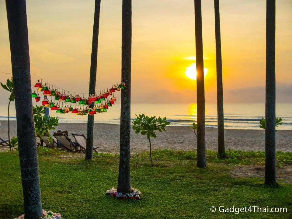 Baan Klang Aow Beach Resort