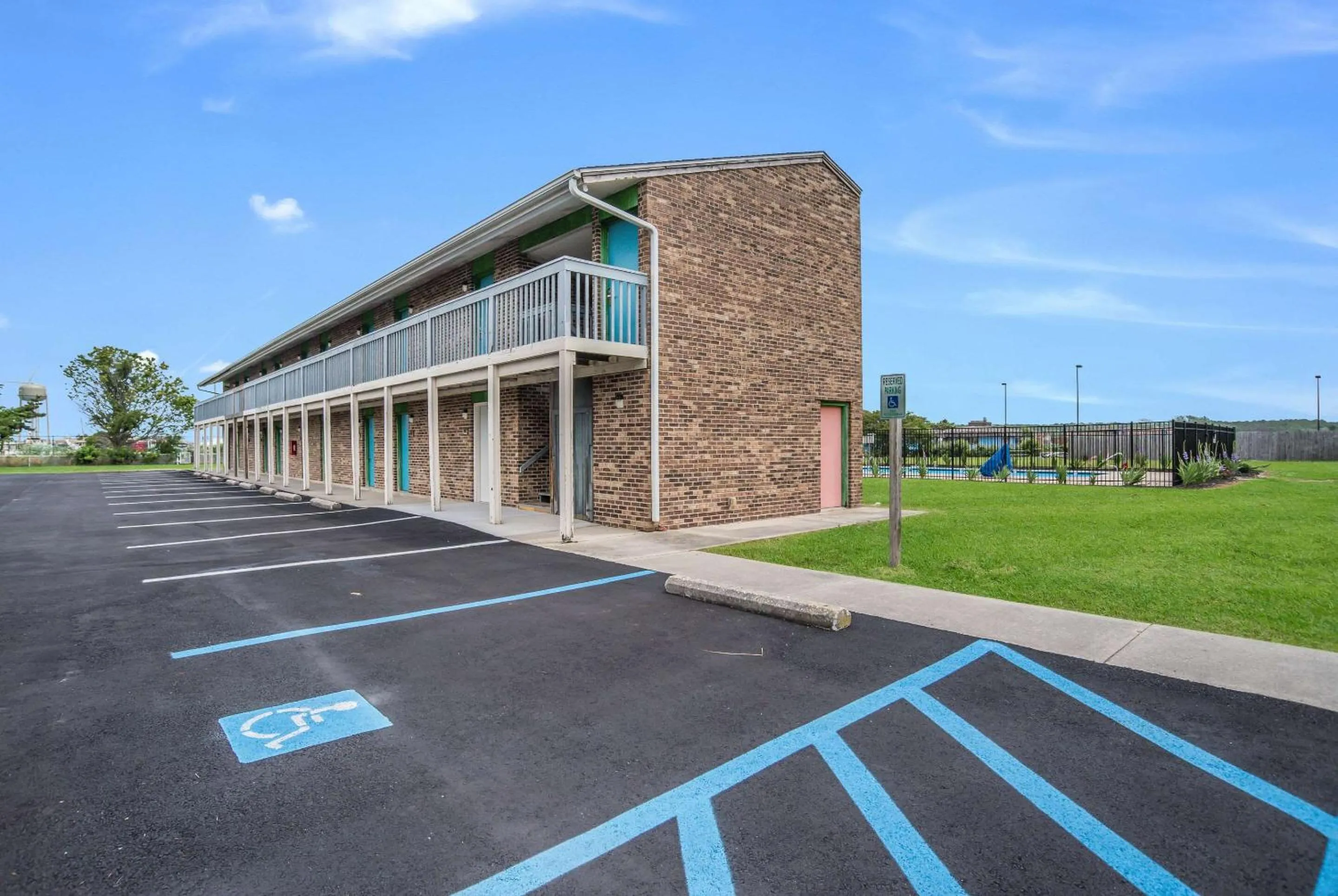 Property building in Rodeway Inn at Somers Cove Marina
