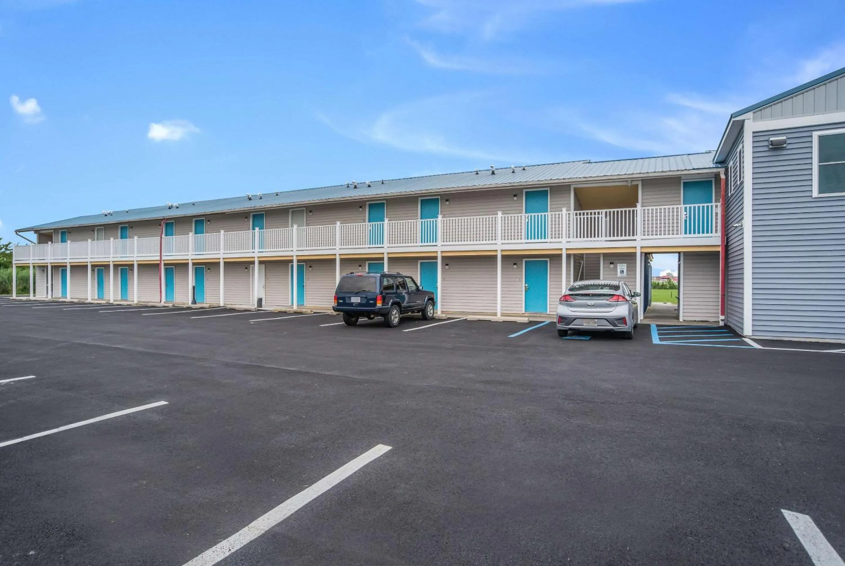 Property building in Rodeway Inn at Somers Cove Marina