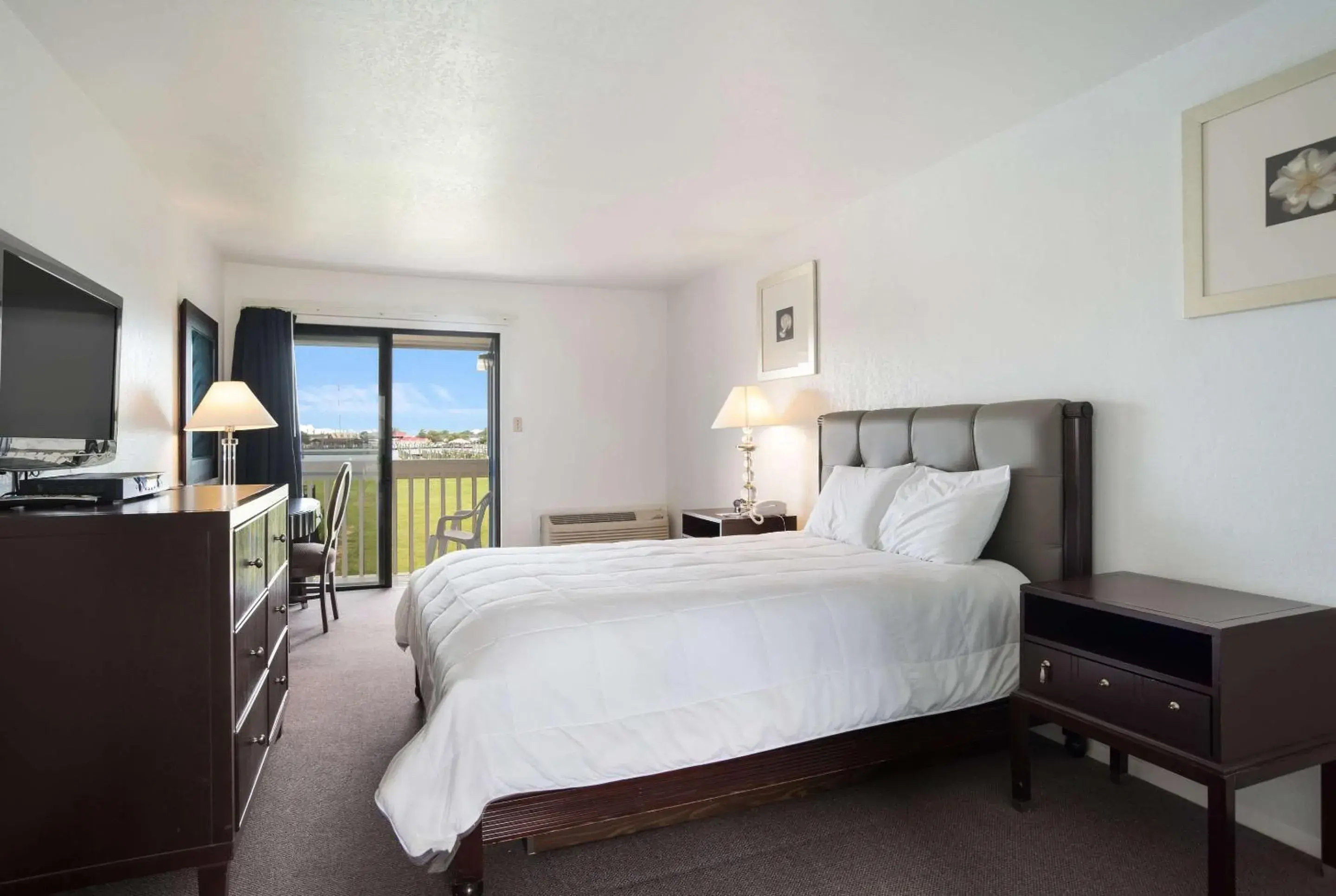 Double Room - Accessible/Non Smoking in Rodeway Inn at Somers Cove Marina Double Room - Accessible/Non Smoking in Rodeway Inn at Somers Cove Marina