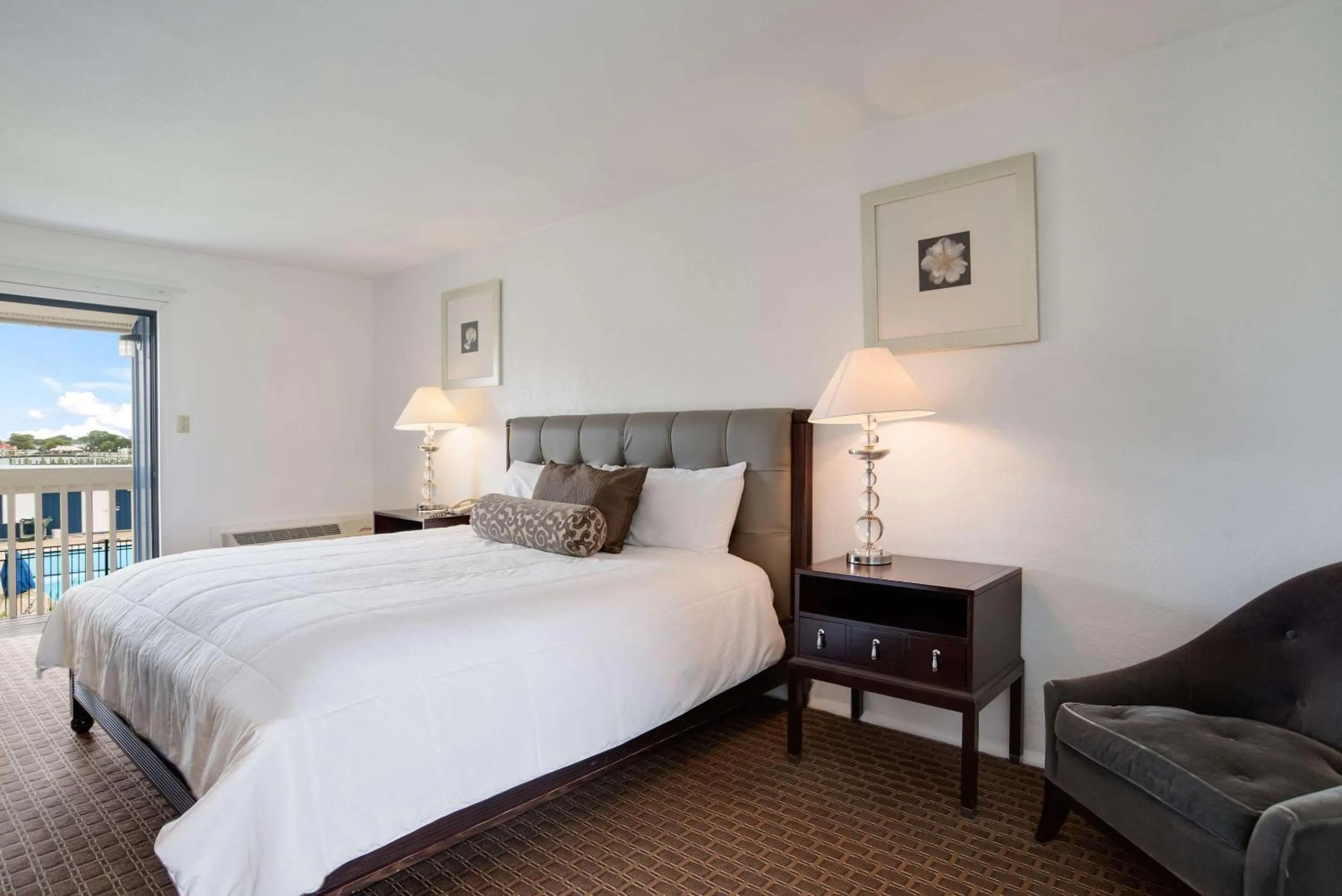 Photo of the whole room, Bed in Rodeway Inn at Somers Cove Marina