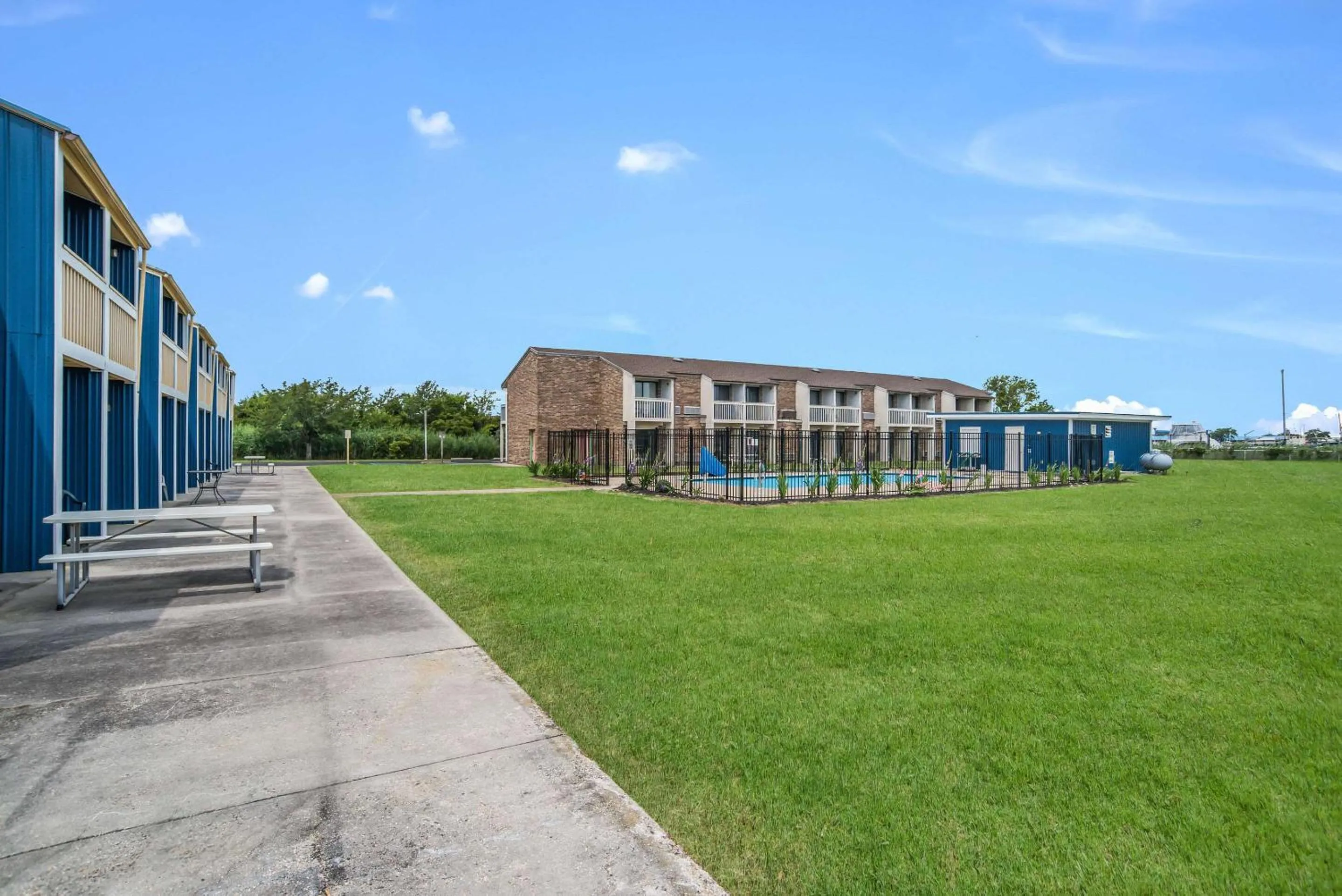Property building in Rodeway Inn at Somers Cove Marina
