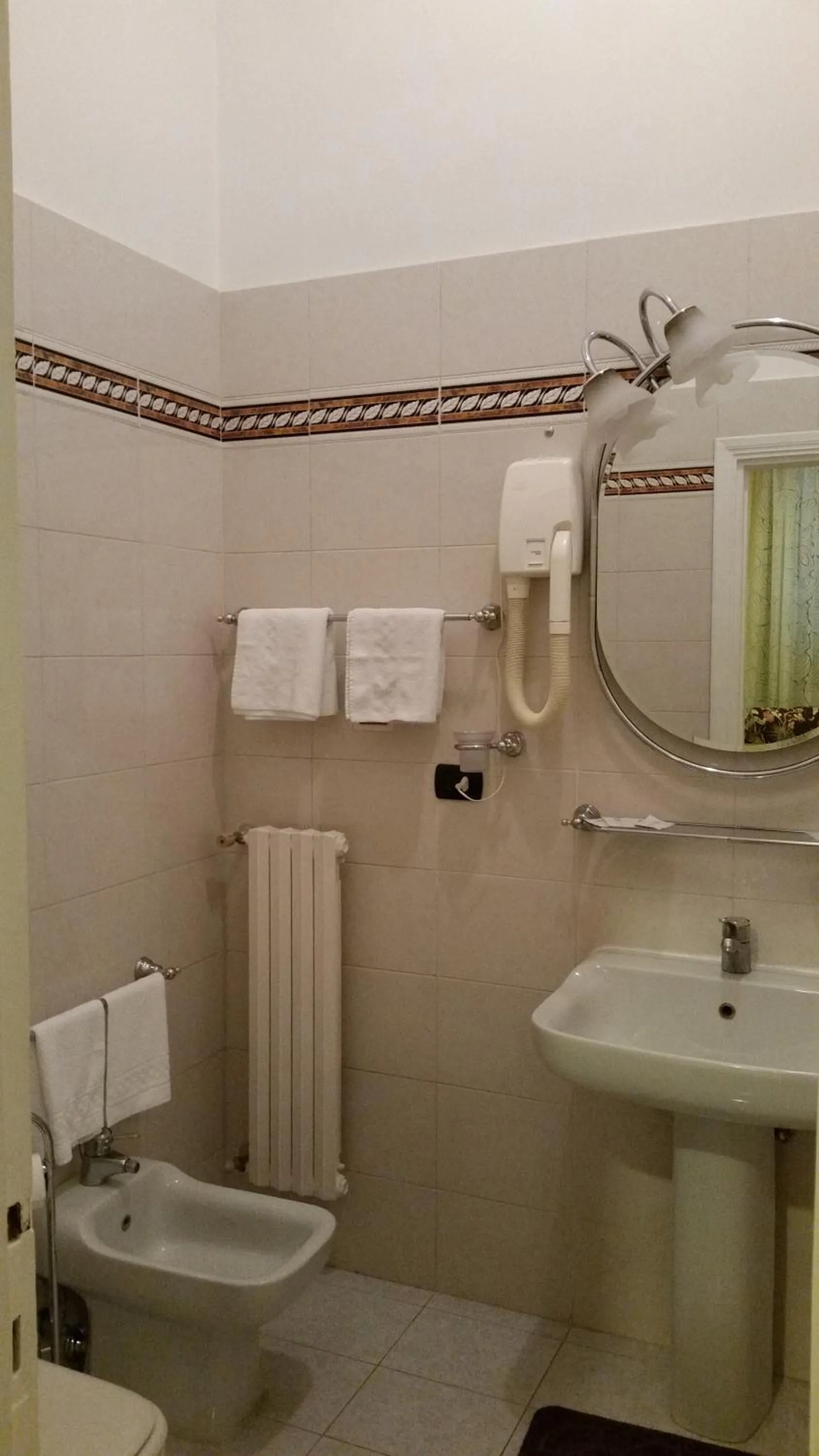 Bathroom in Hotel Croce Di Malta