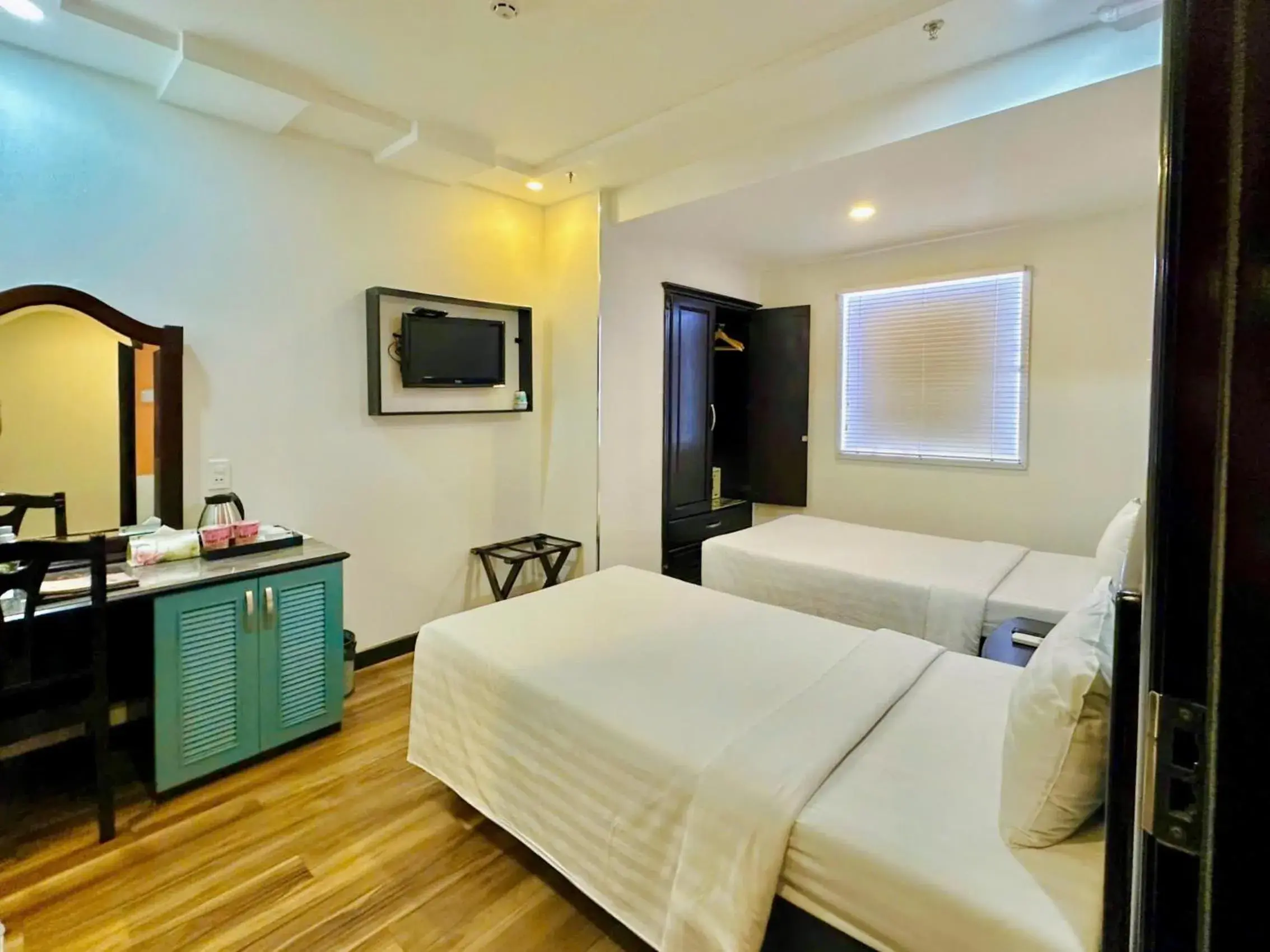 Deluxe Twin Room No Window - single occupancy in Sunrise Central Hotel Deluxe Twin Room No Window - single occupancy in Sunrise Central Hotel