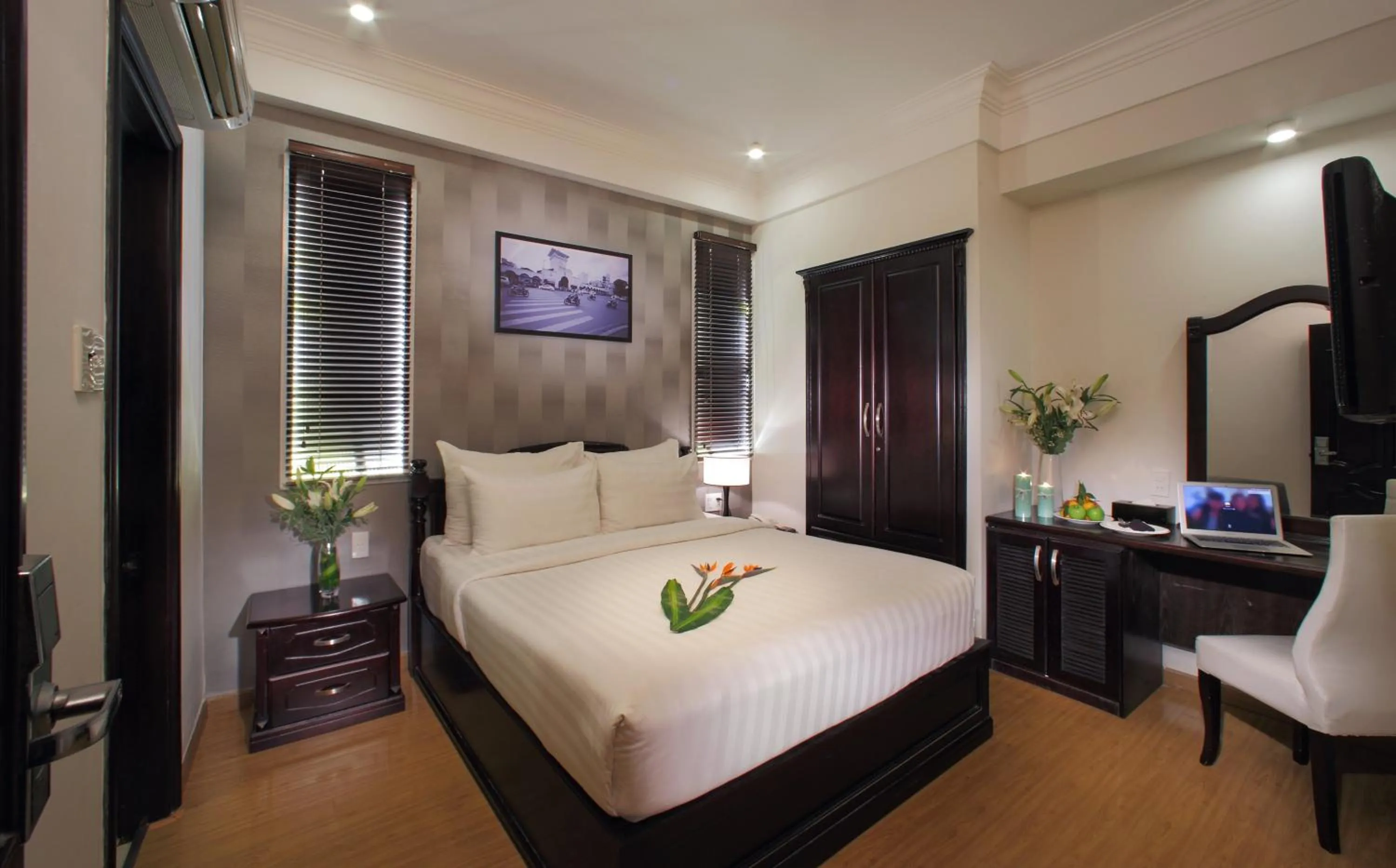 Bed in Sunrise Central Hotel