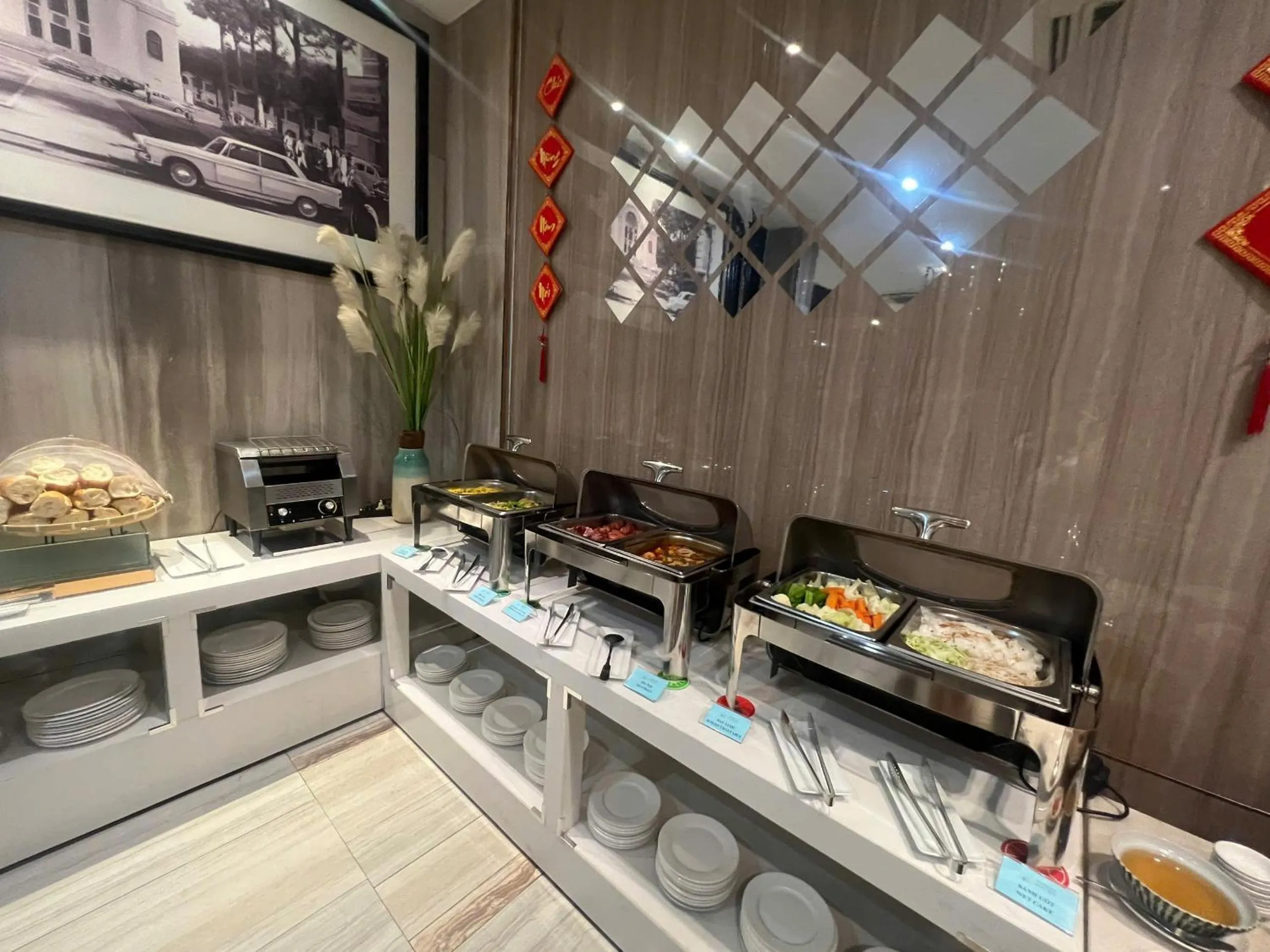 Food in Sunrise Central Hotel