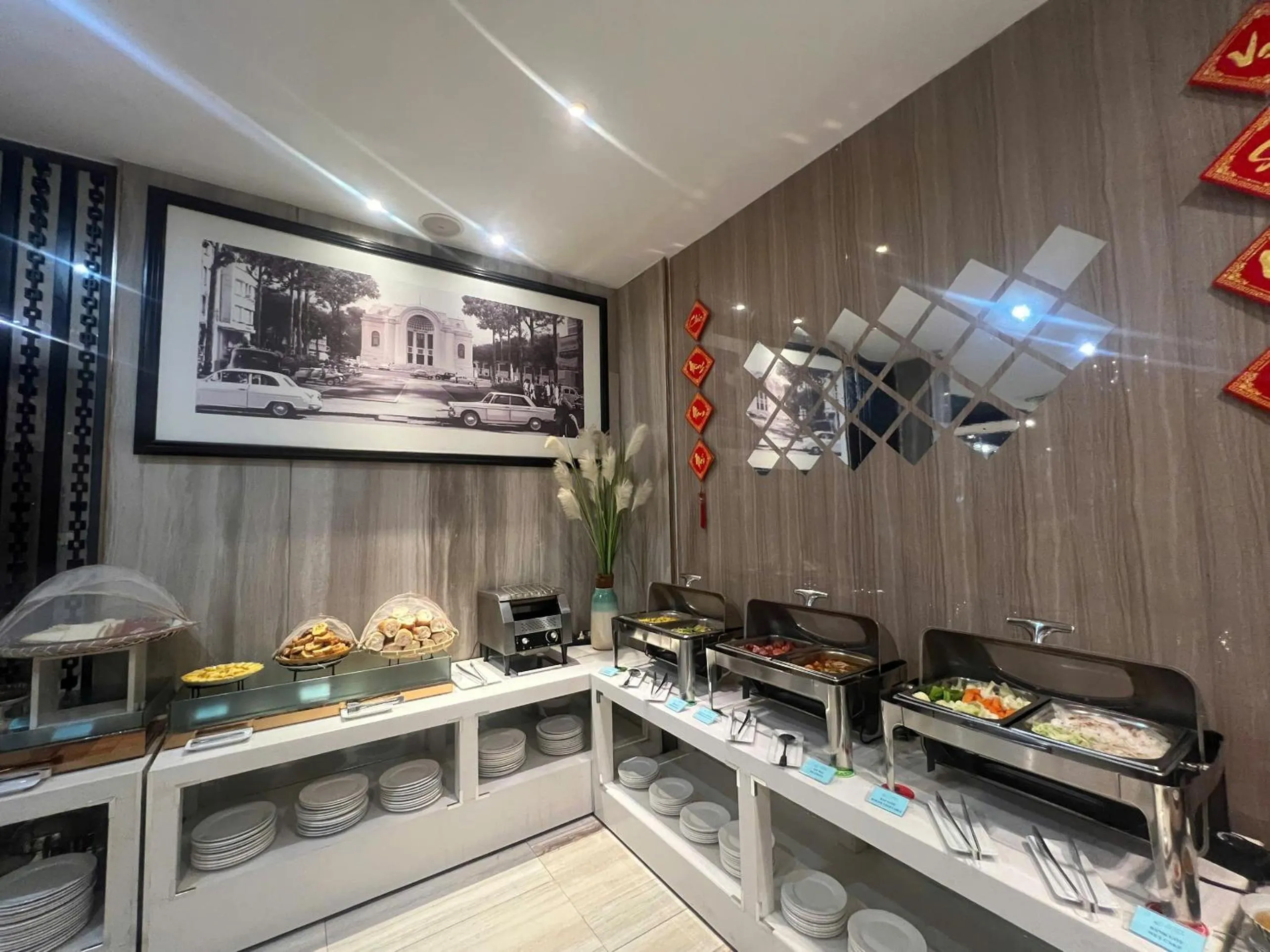 Food in Sunrise Central Hotel