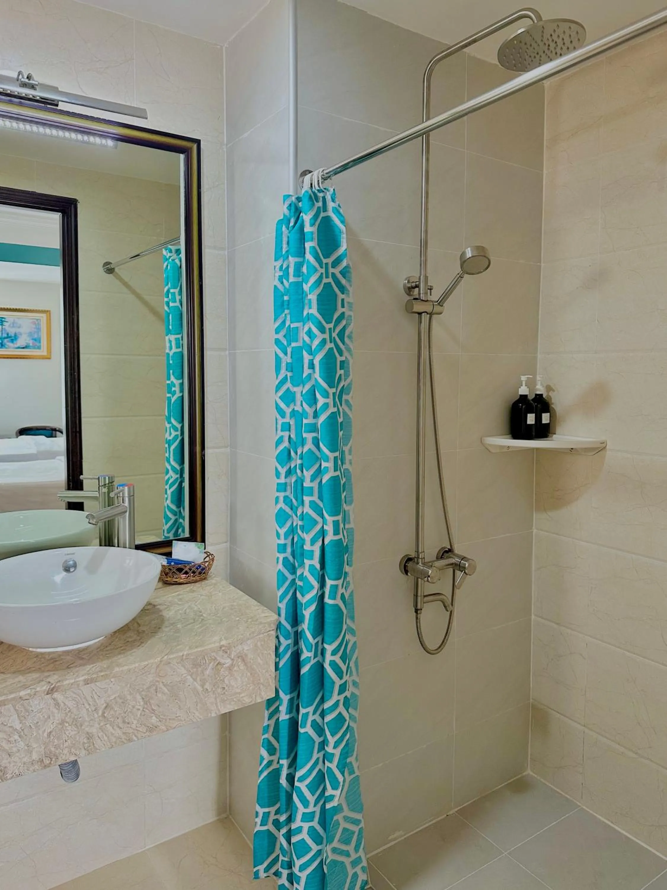 Bathroom in Sunrise Central Hotel