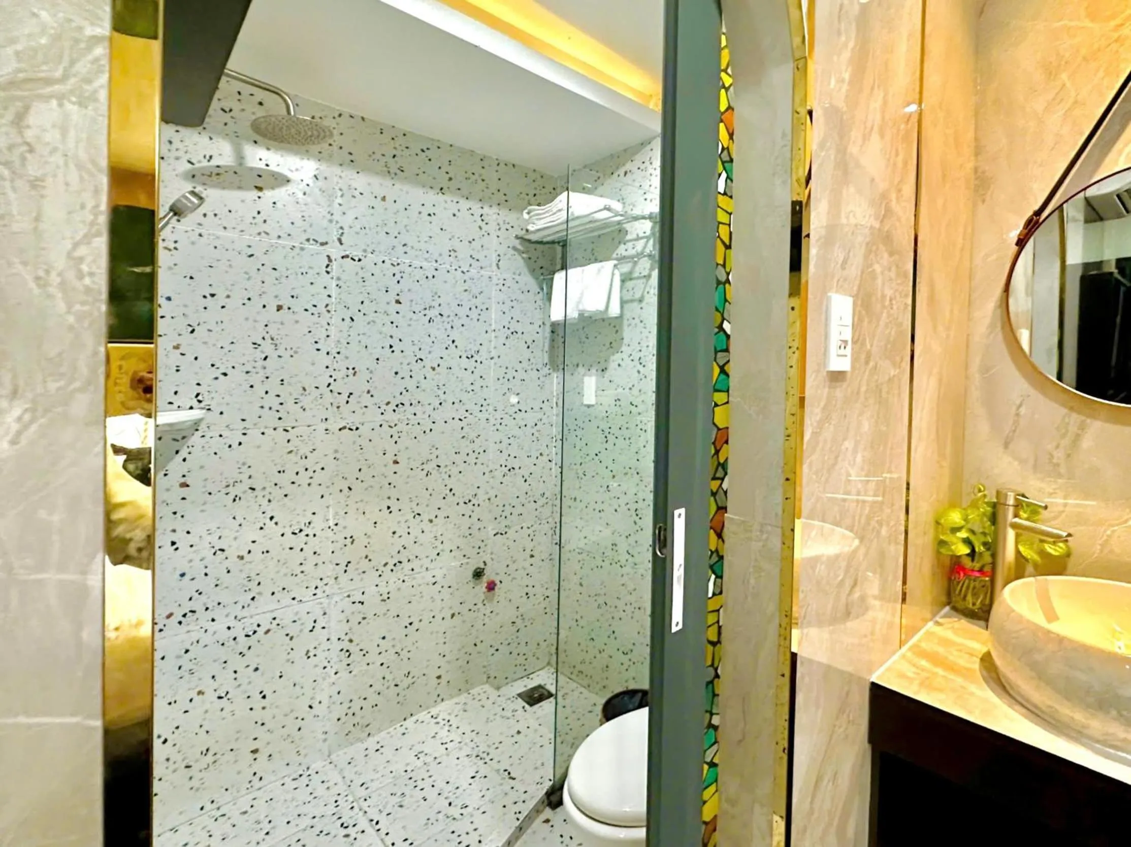 Shower in Sunrise Central Hotel