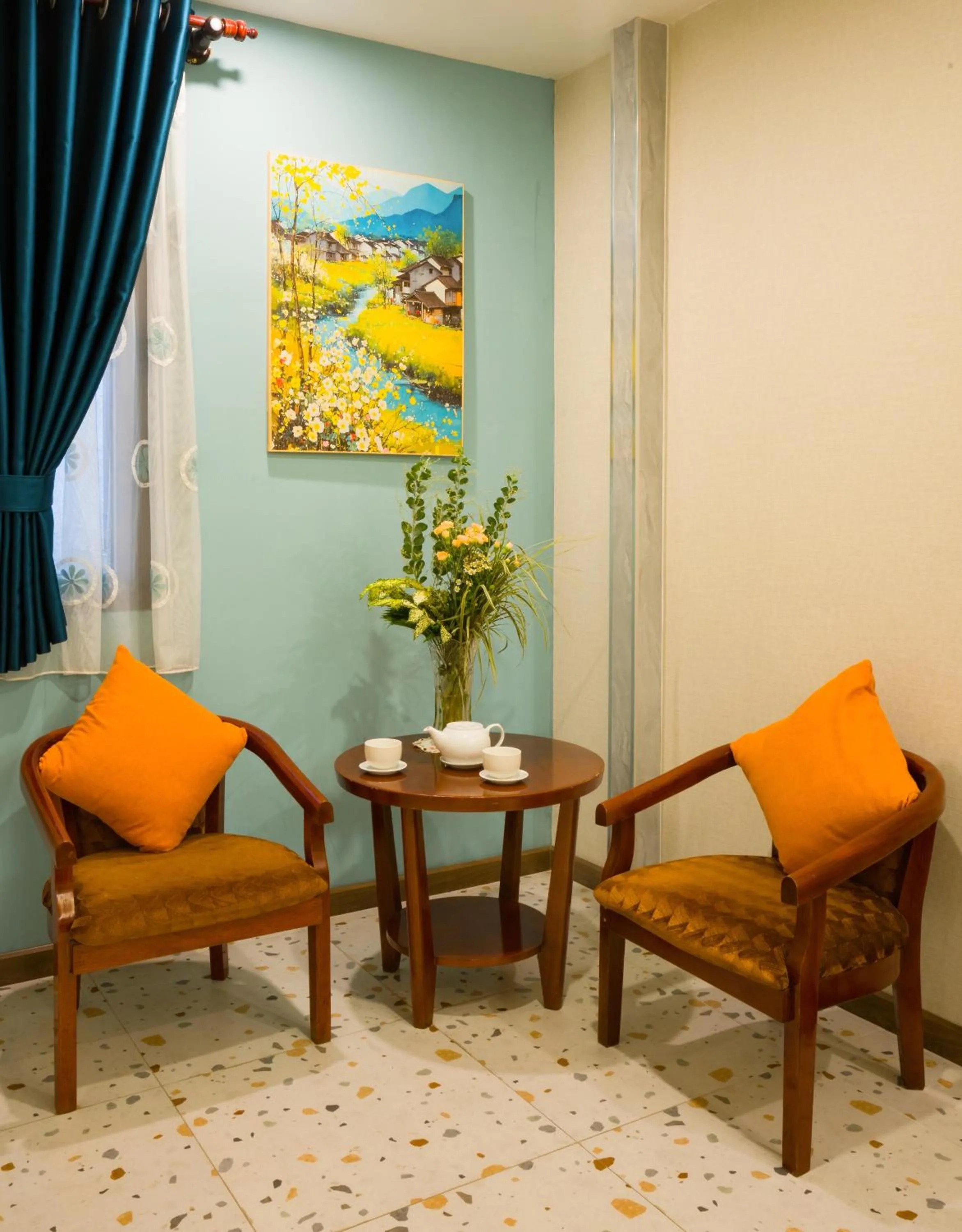 Seating area in Sunrise Central Hotel