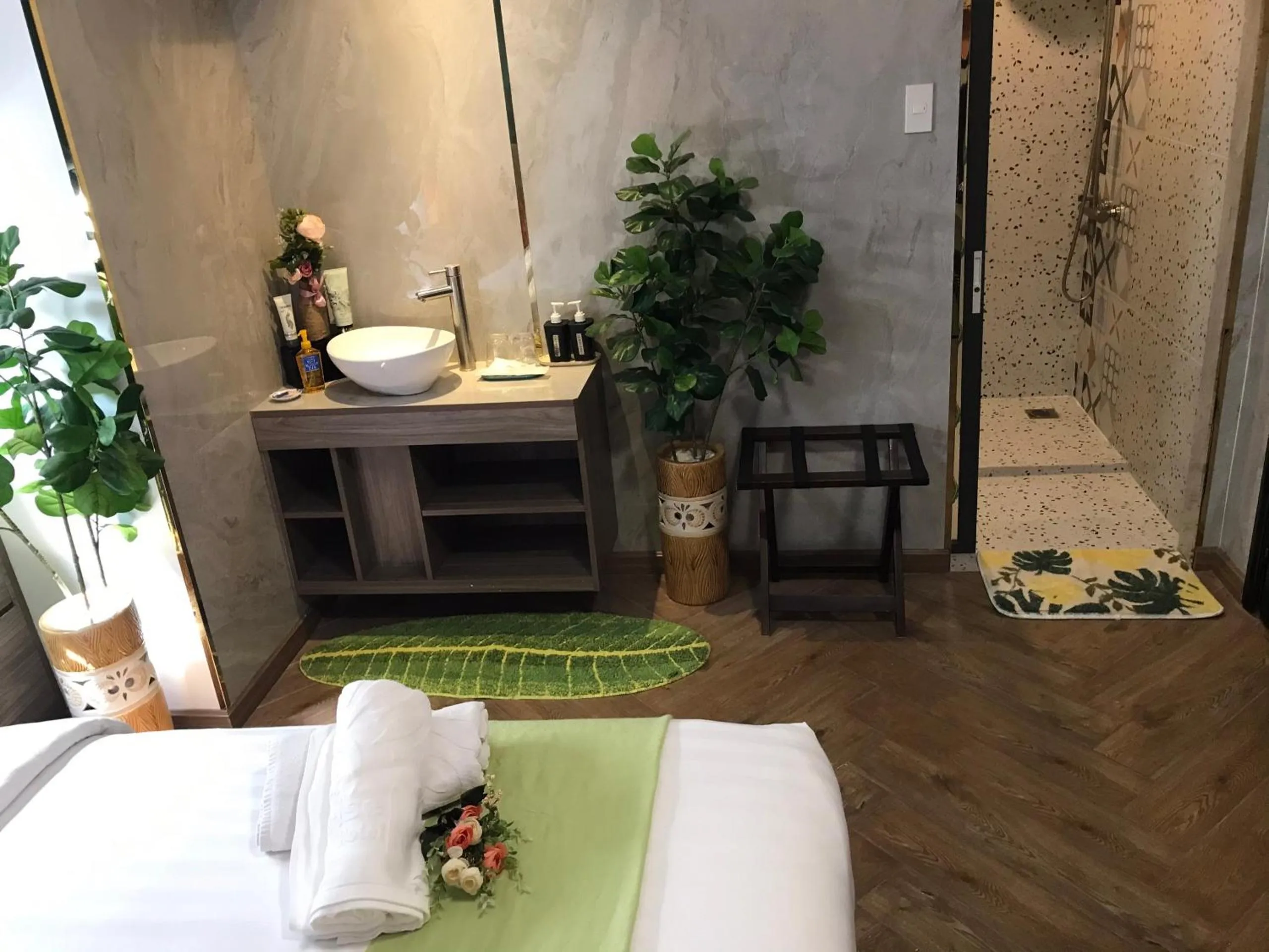 Bed in Sunrise Central Hotel