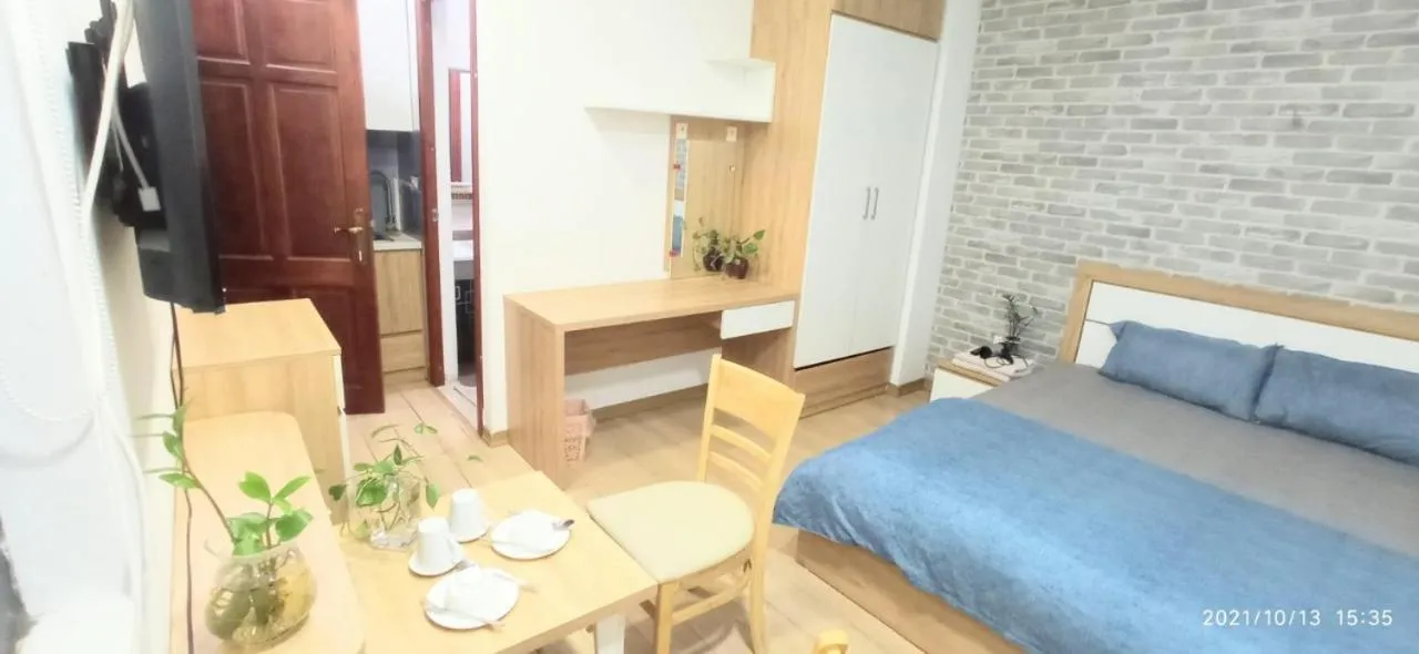 Bed in NYT Home Giang Vo