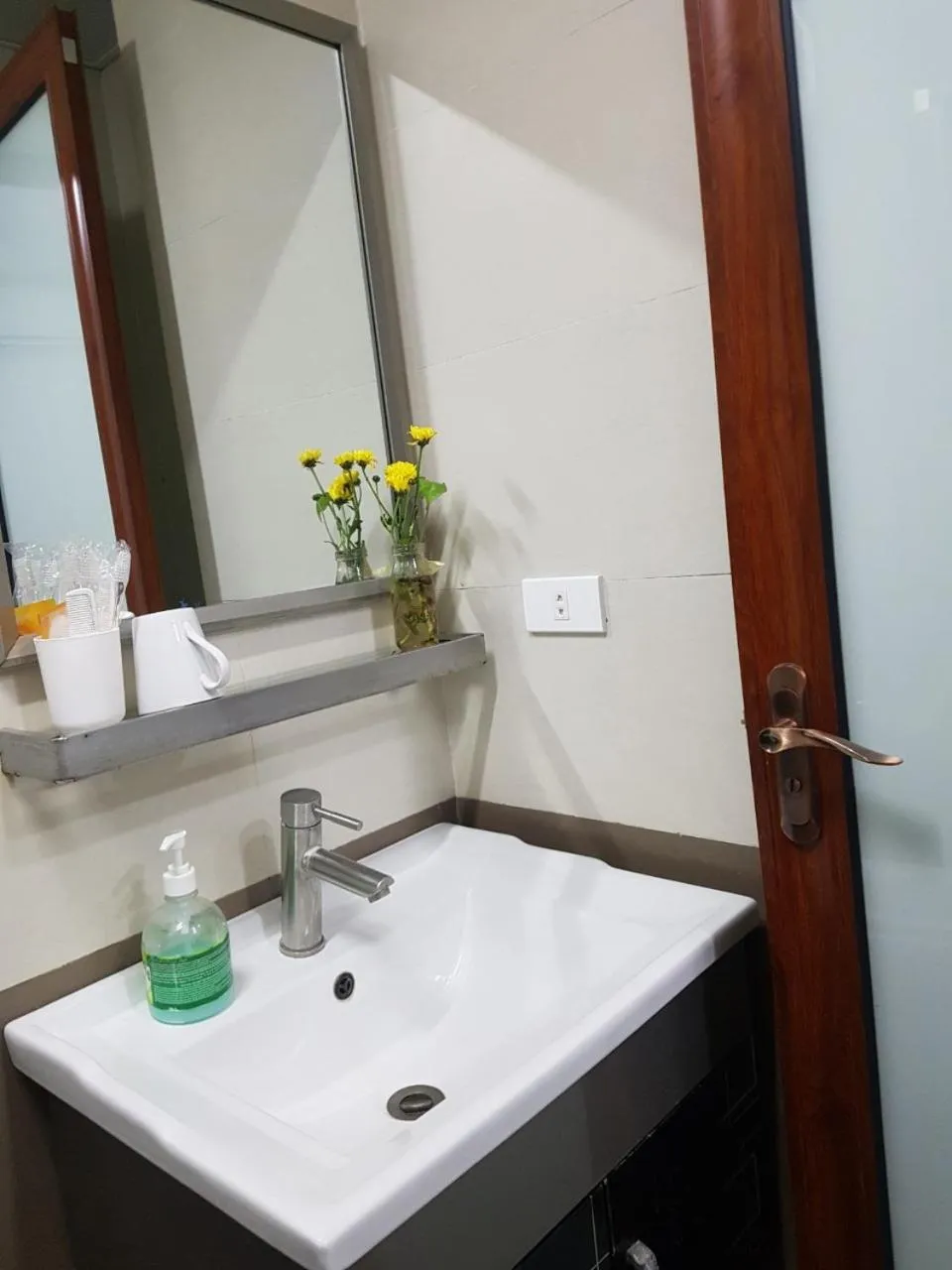 Bathroom in NYT Home Giang Vo