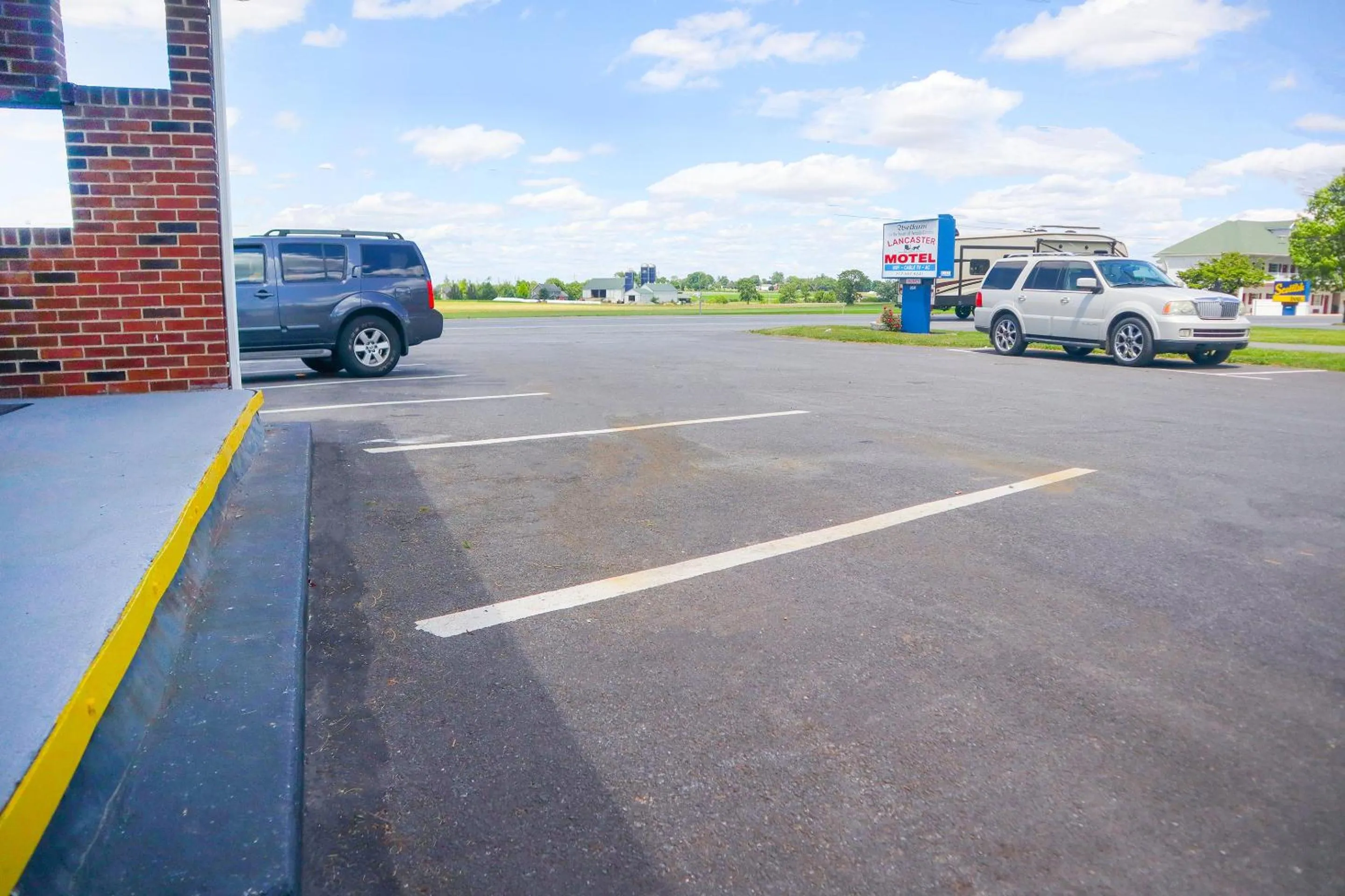 Facade/entrance in The Lancaster Motel By OYO Ronks near Paradise