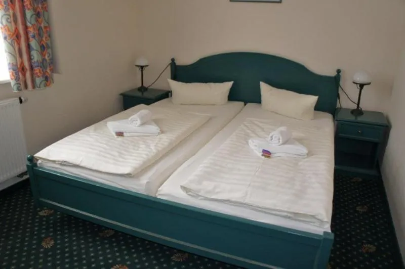 Photo of the whole room, Bed in Hotel Reuterhaus Wismar