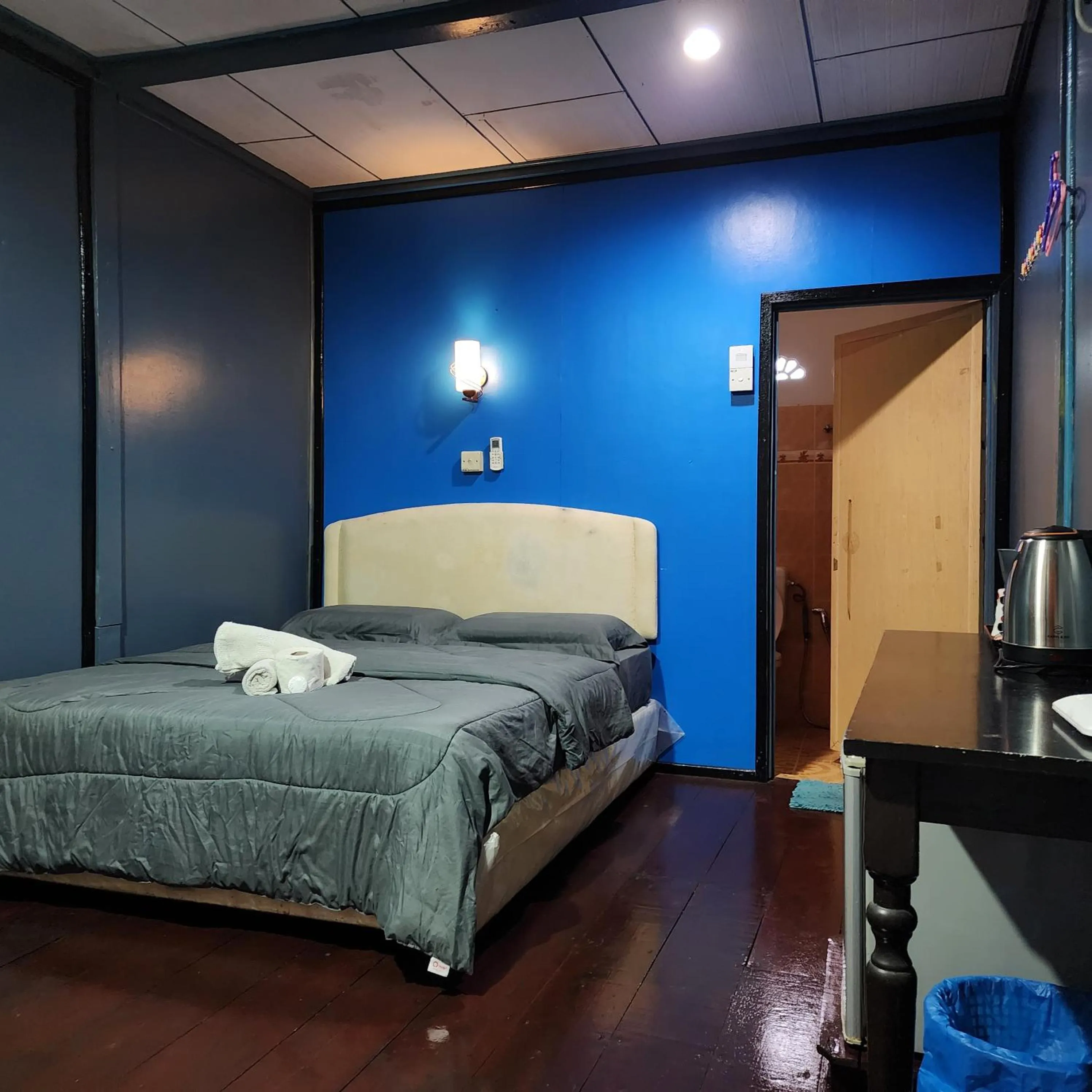 Bed in Permai Chalet Tioman