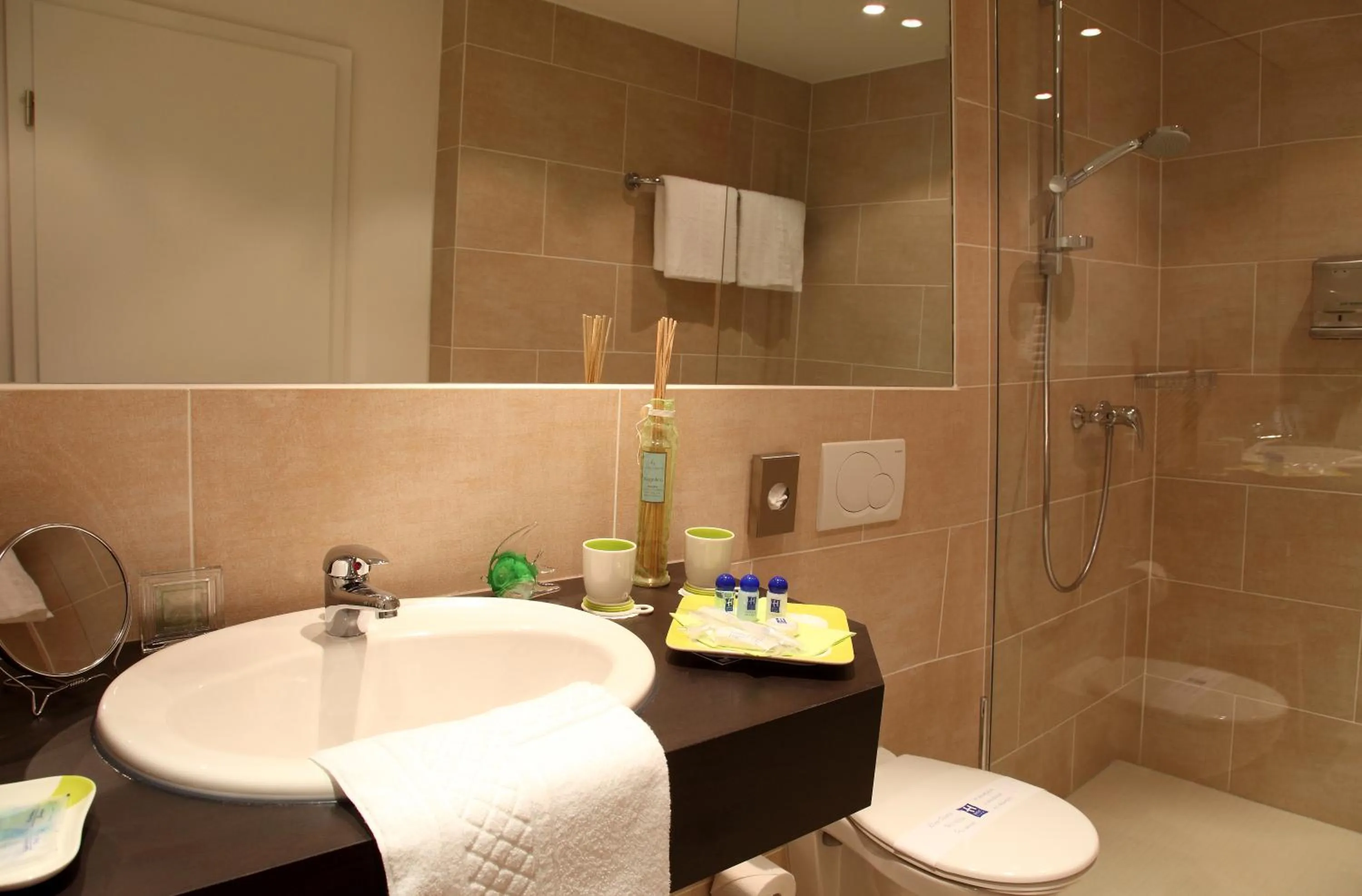 Bathroom in ante porta DAS STADTHOTEL