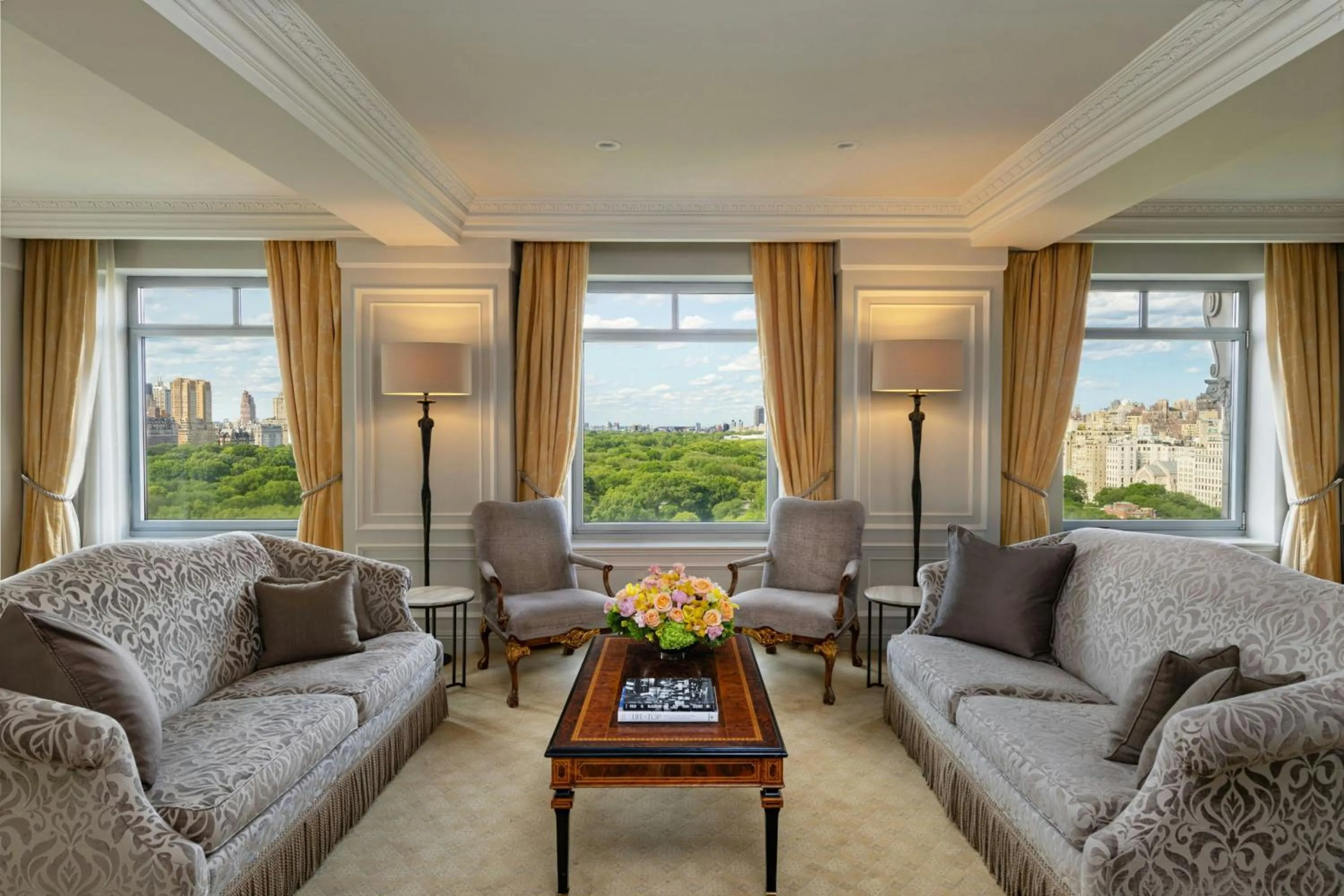 Living room in The Ritz-Carlton New York, Central Park