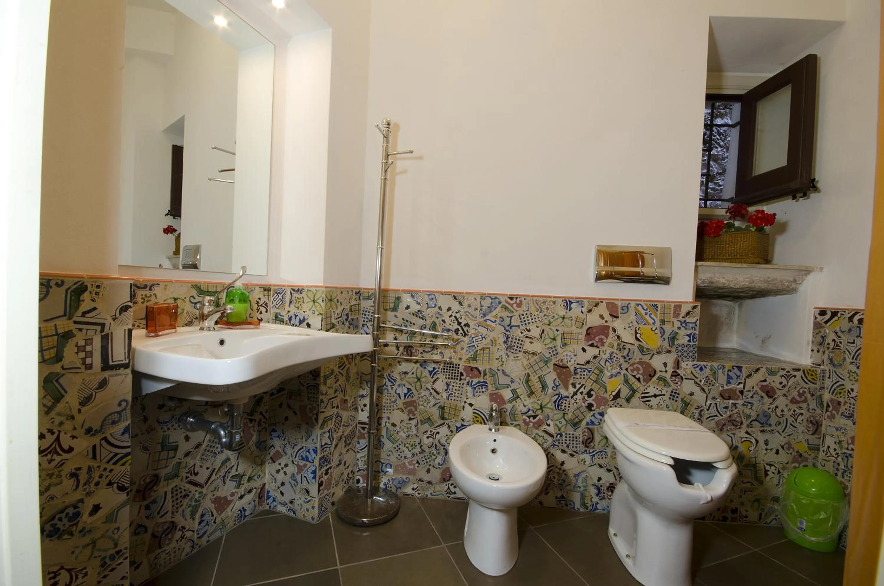 Bathroom in Residence Erice Pietre Antiche
