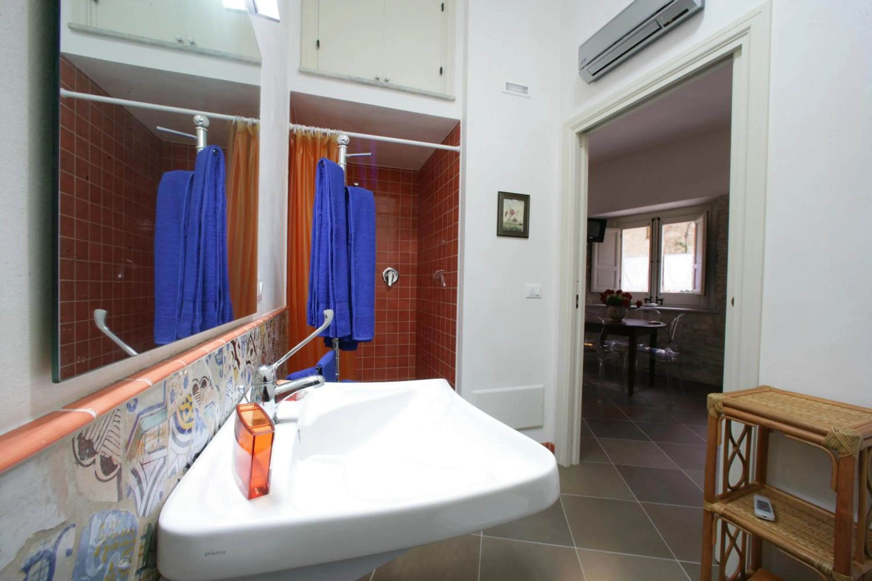 Bathroom in Residence Erice Pietre Antiche