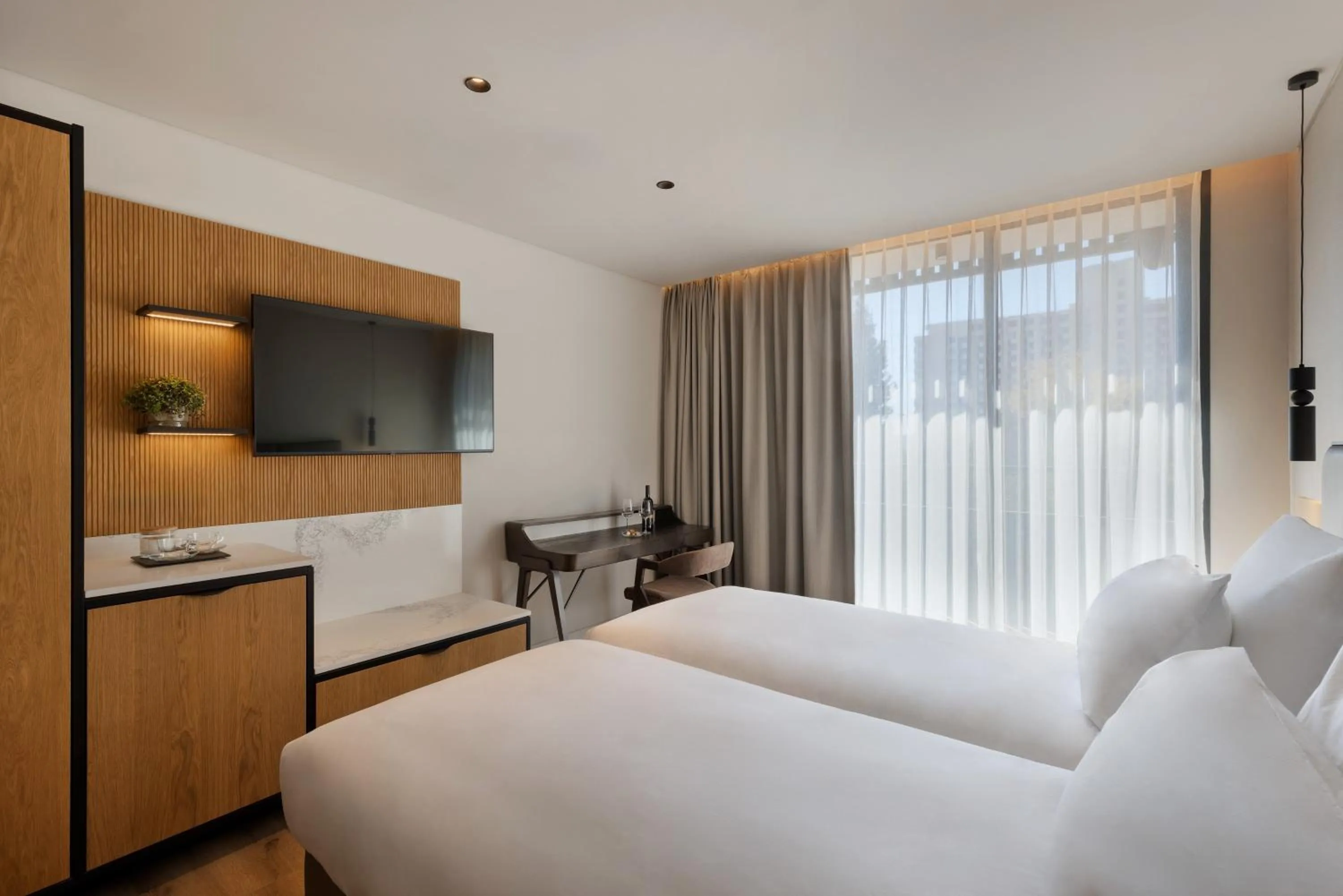 TV and multimedia, Bed in Jerusalem Gardens Hotel