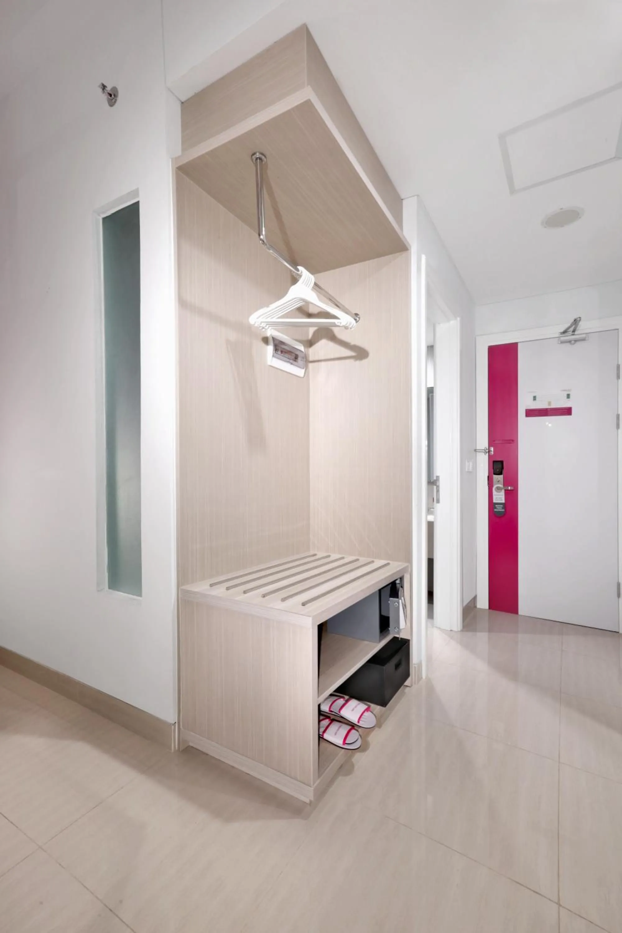 wardrobe in favehotel Tuban