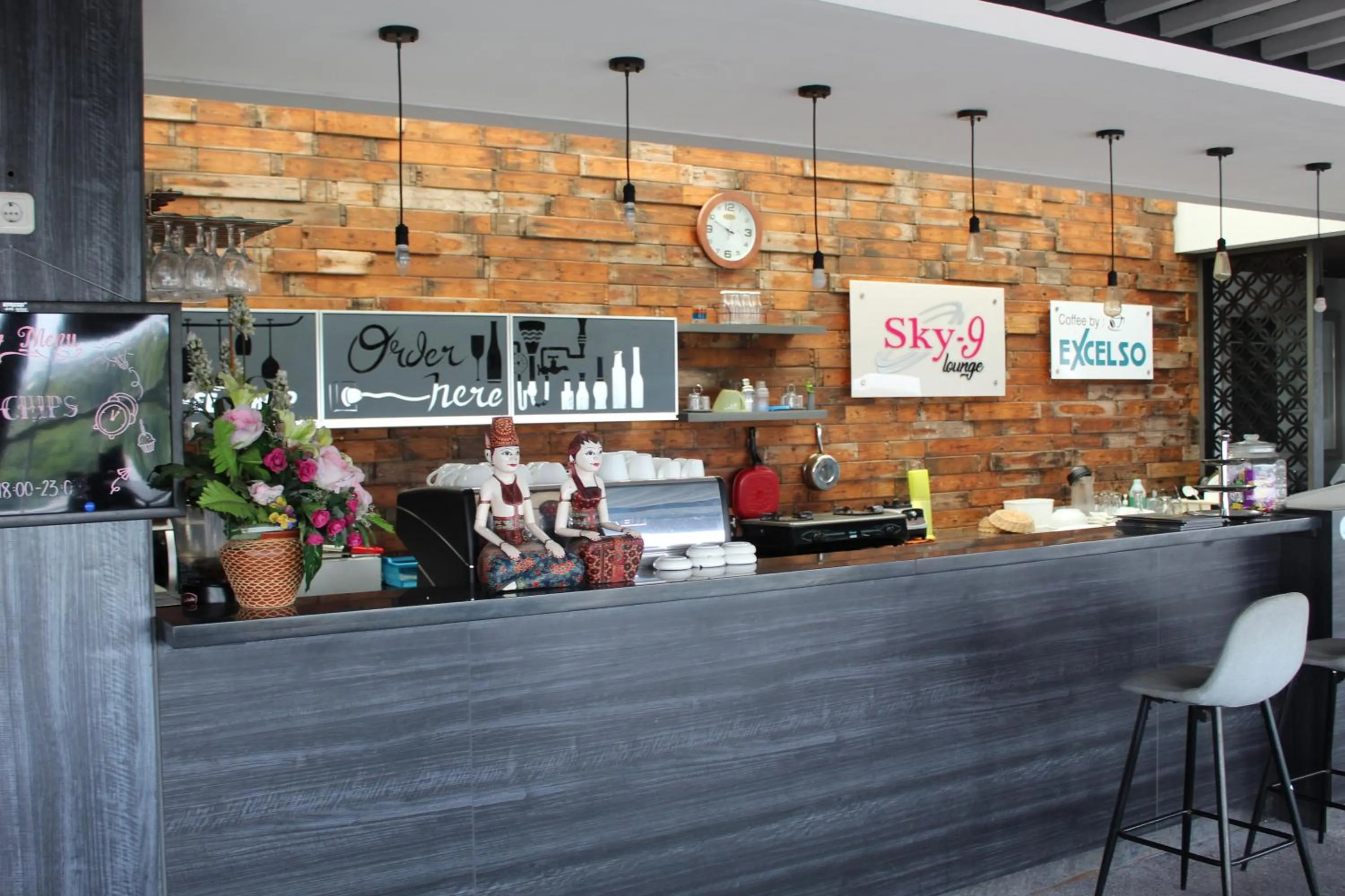 Restaurant/places to eat in favehotel Tuban