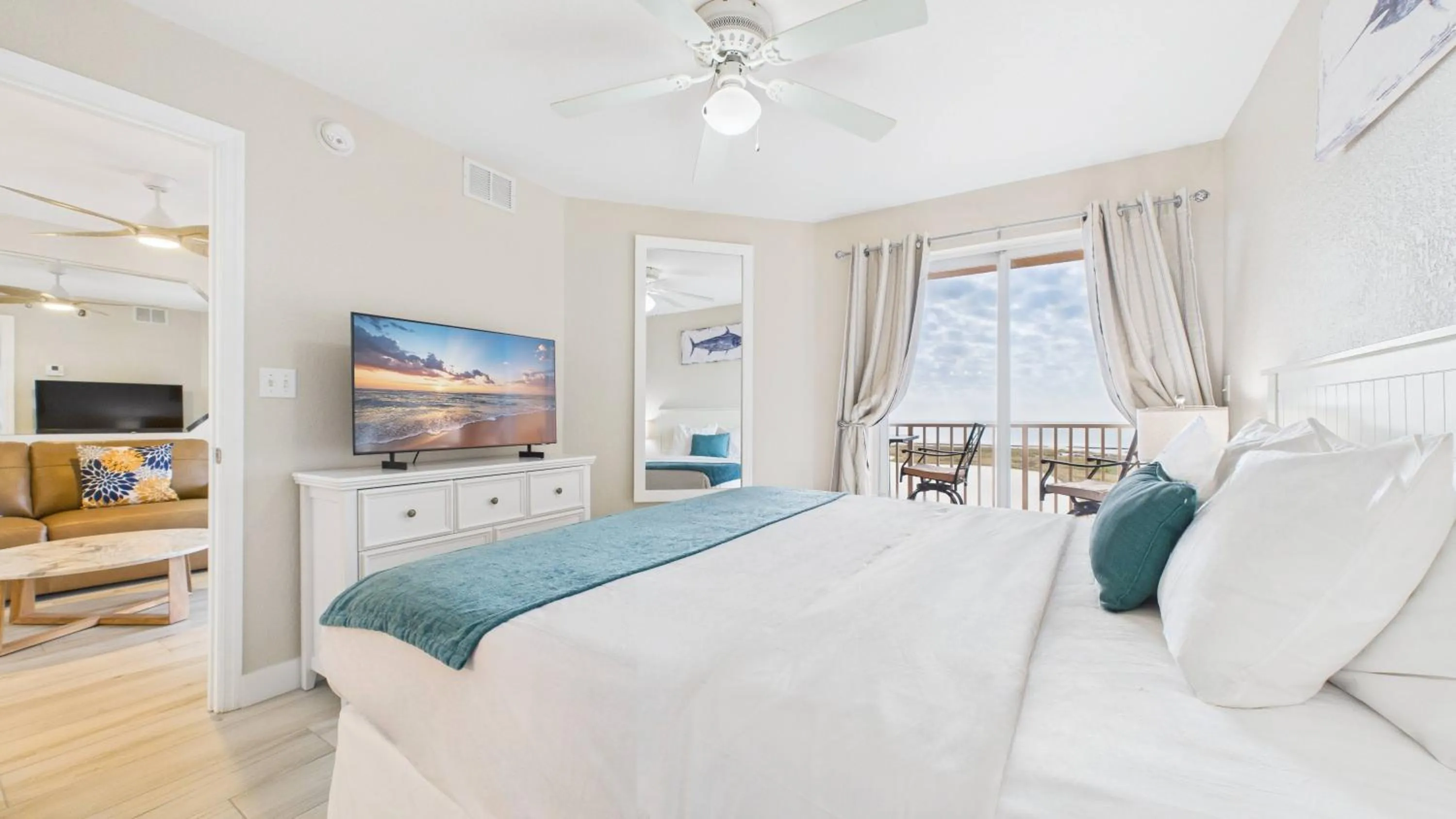 Bed in Surf Beach Treasure Island Resort