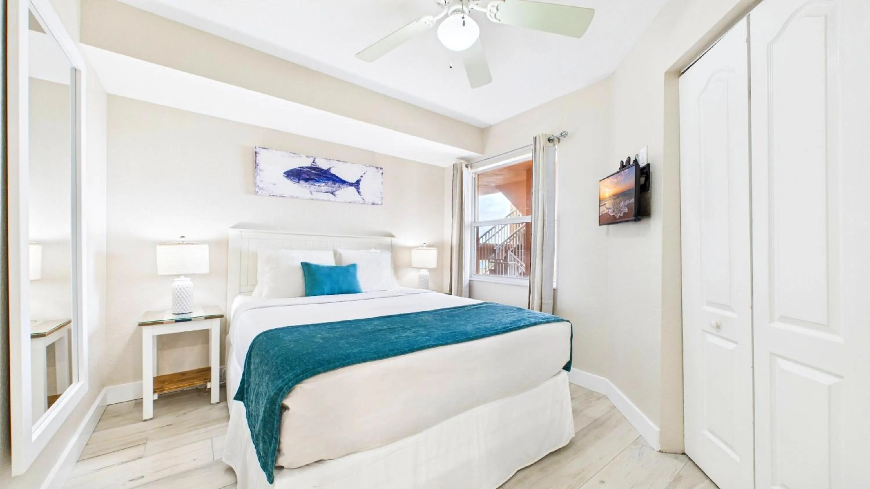 Bed in Surf Beach Treasure Island Resort