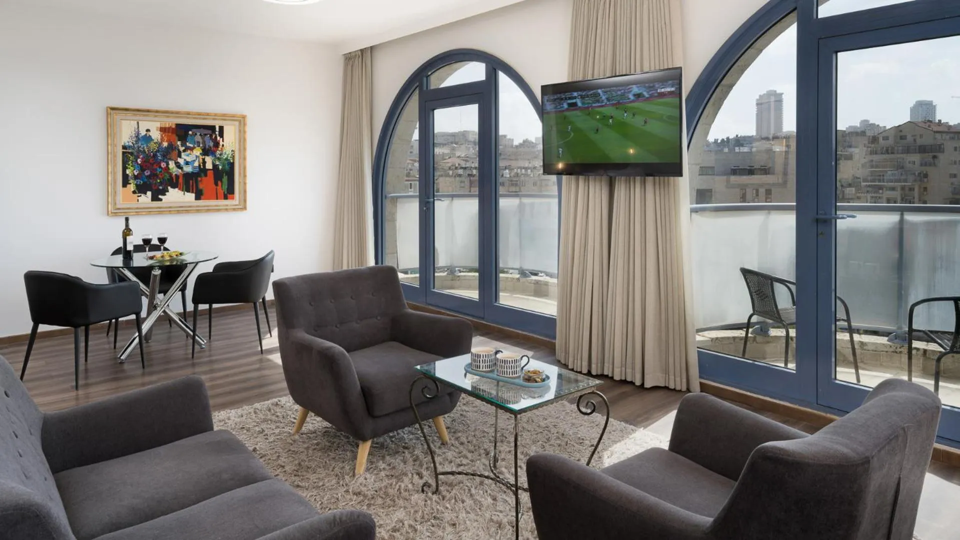 Living room in Leonardo Hotel Jerusalem