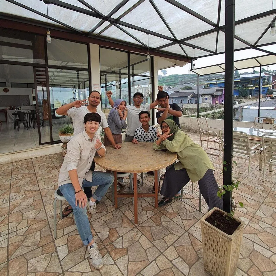 People in Tani Jiwo Hostel