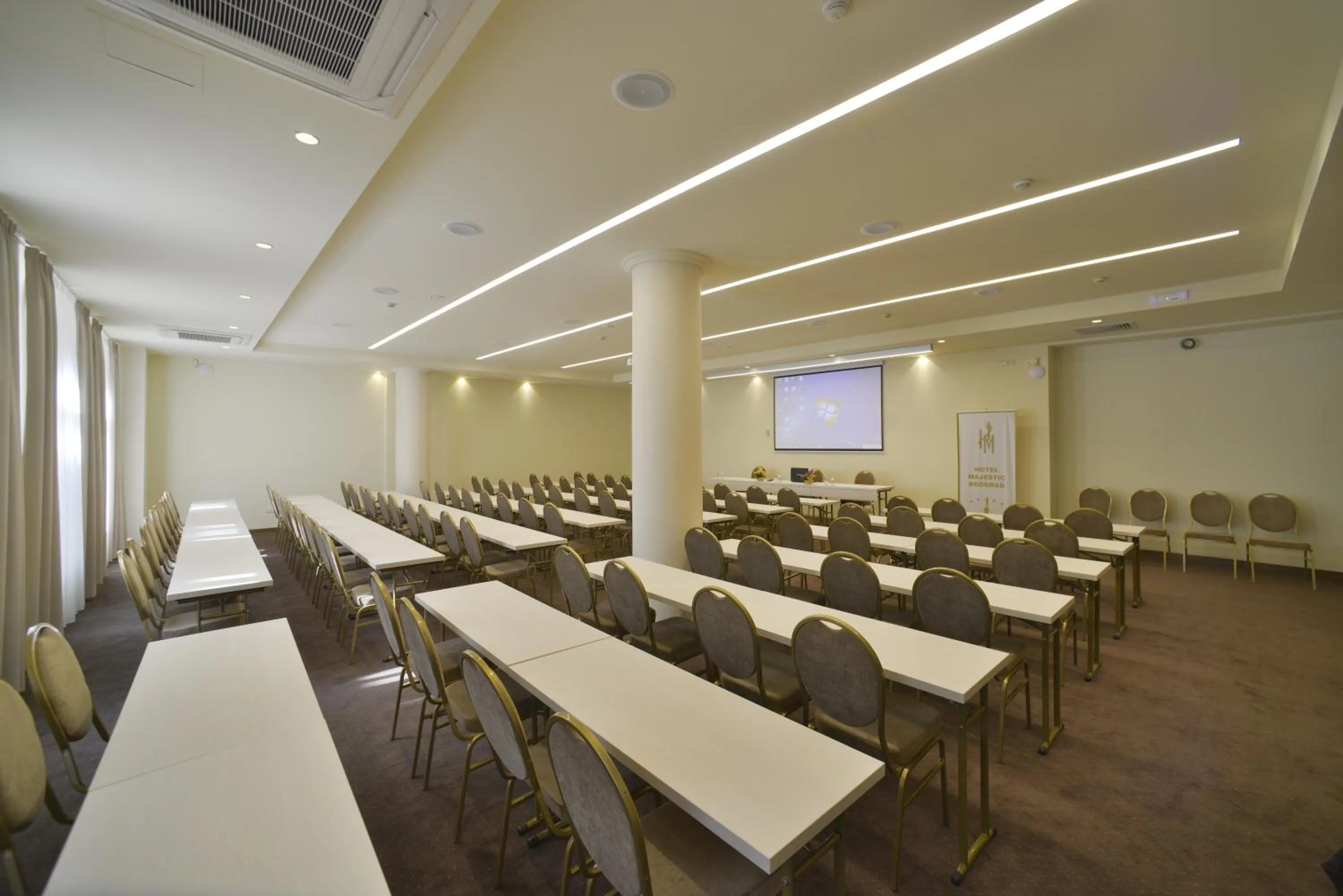 Business facilities in Hotel Majestic