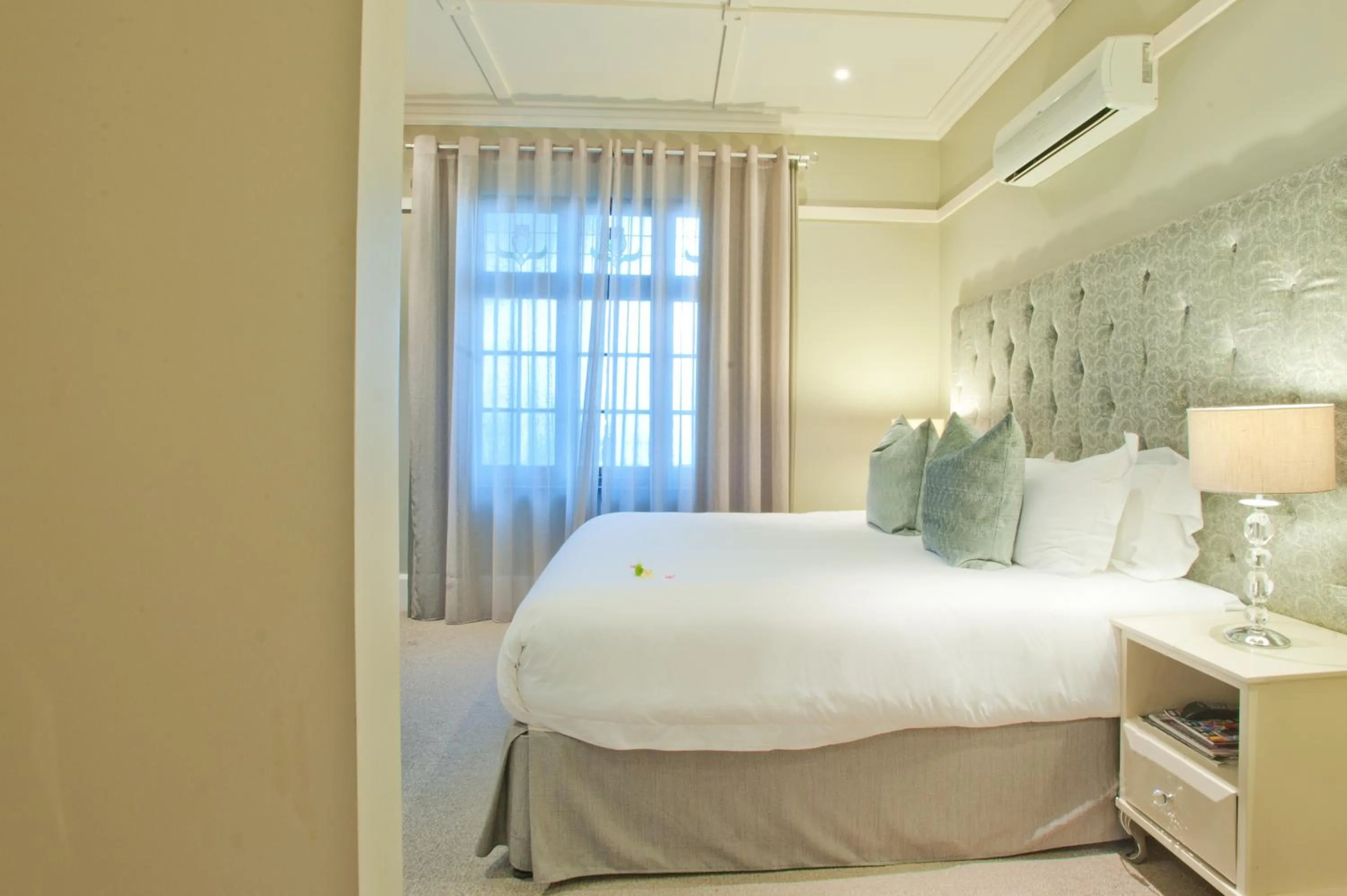 Bedroom, Bed in Saint James on Venice