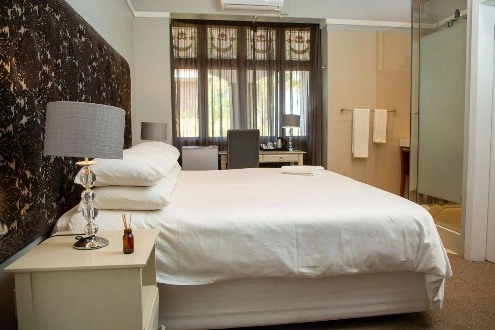 Bed in Saint James on Venice