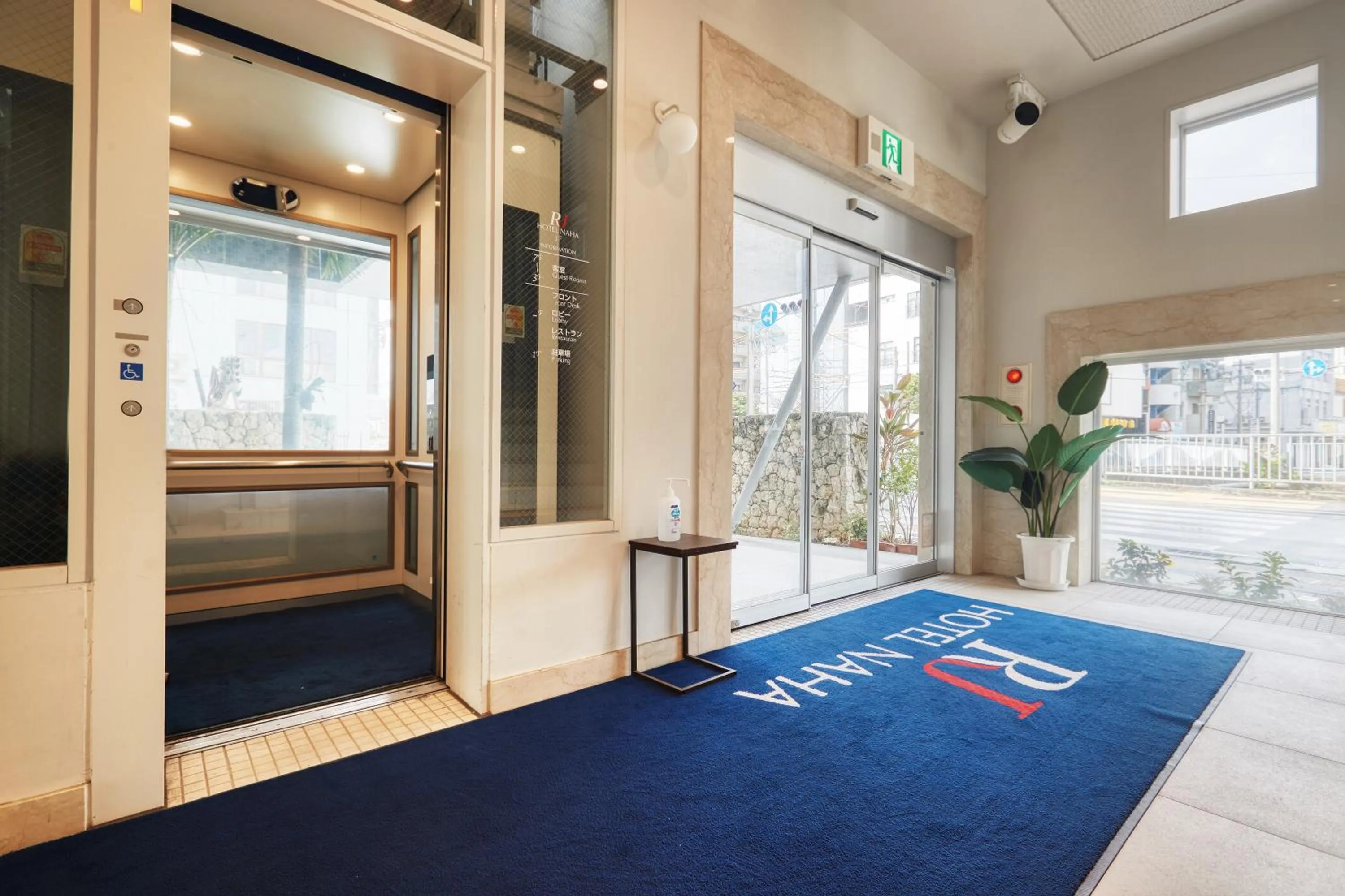 elevator in RJ Hotel Naha