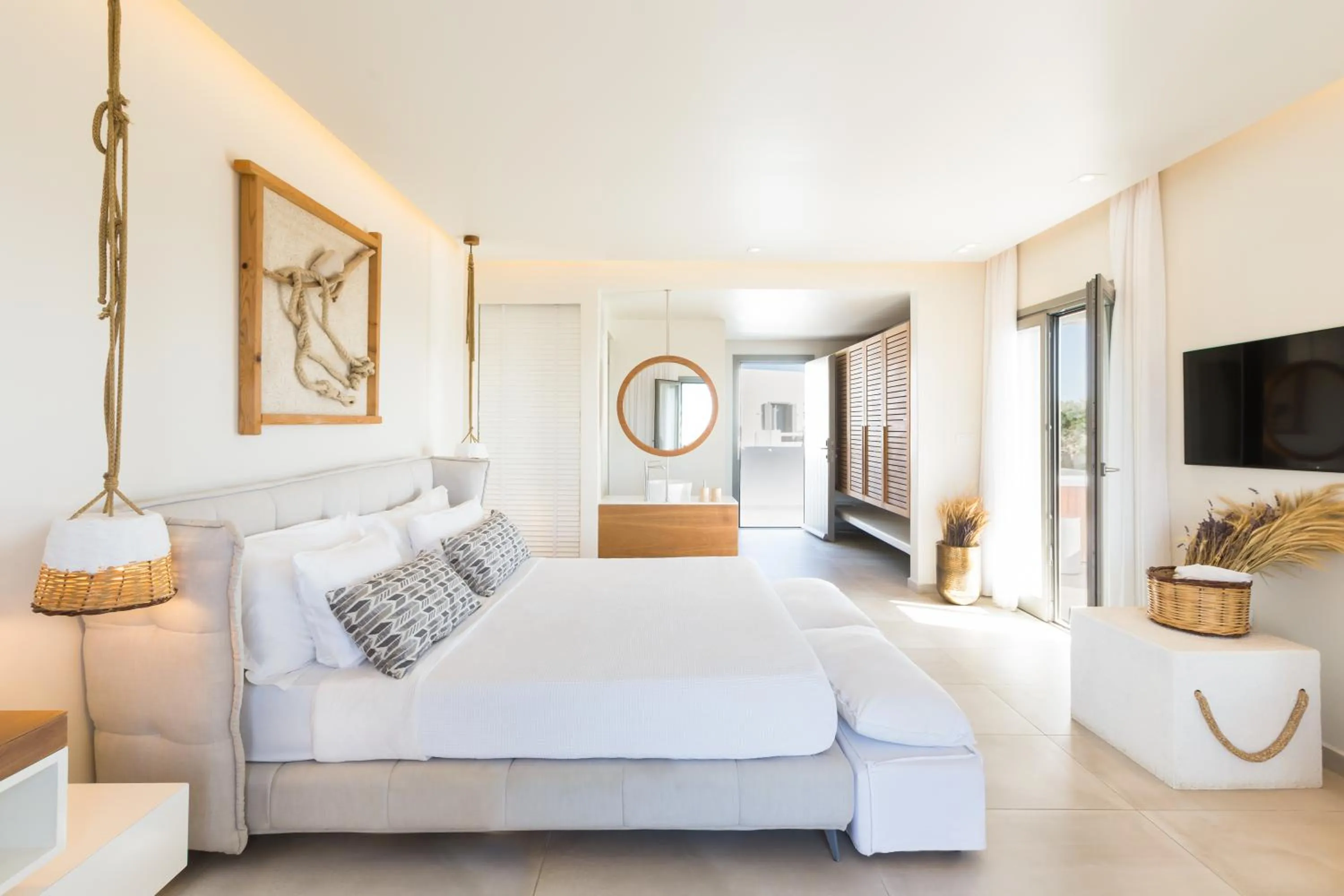 Photo of the whole room, Bed in 18 Grapes Hotel