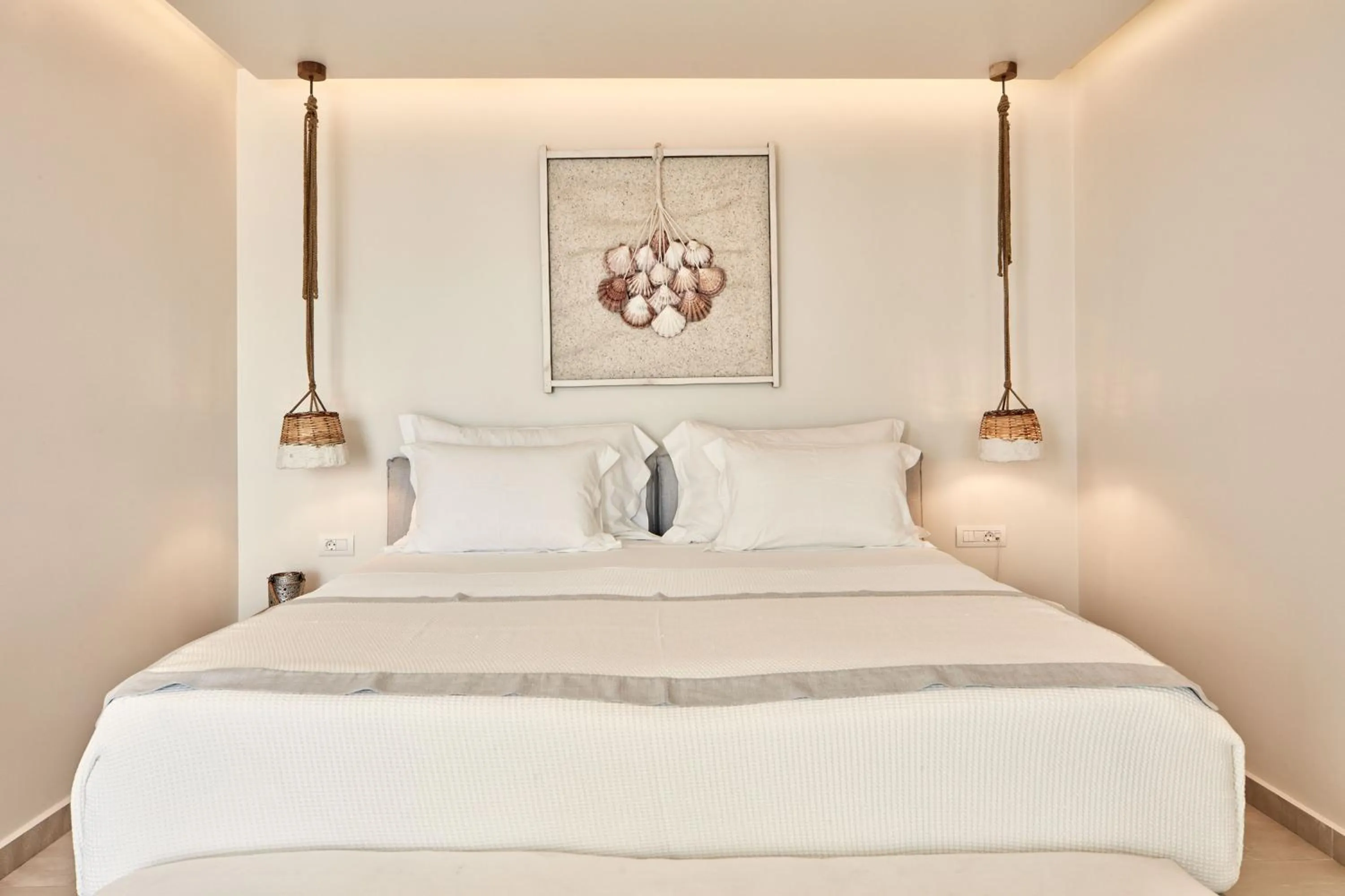 Bed in 18 Grapes Hotel