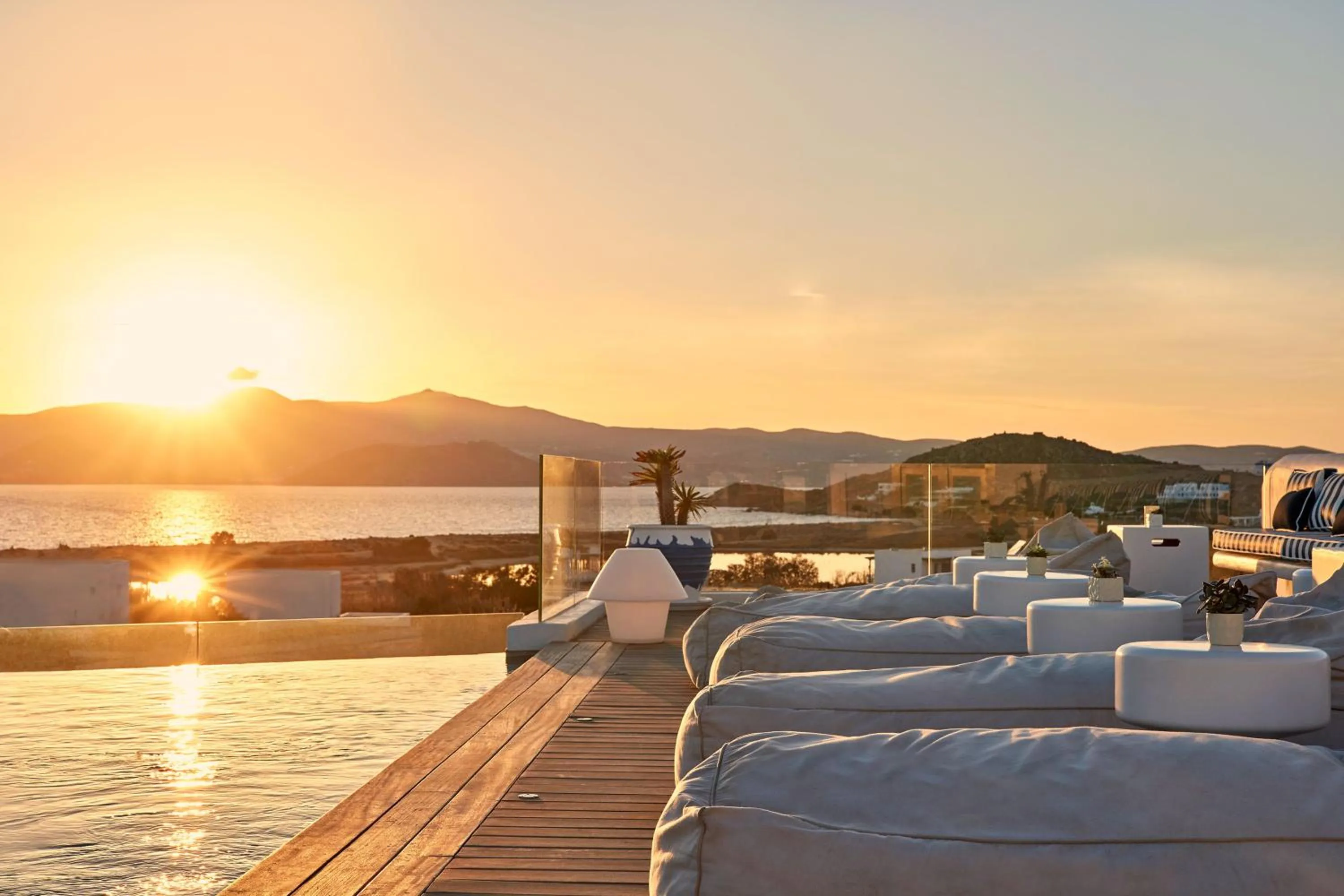 Restaurant/places to eat in 18 Grapes Hotel