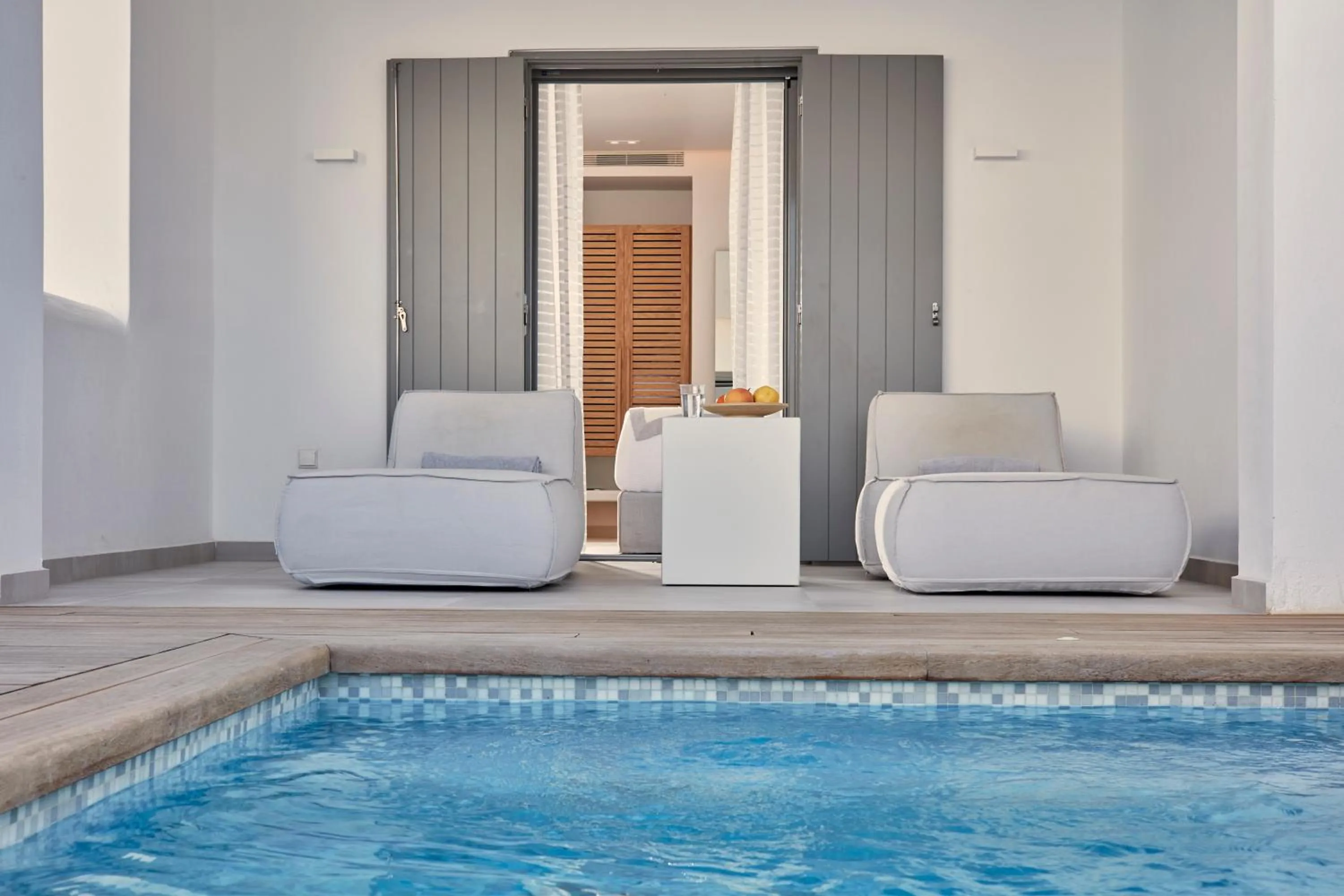 Pool view in 18 Grapes Hotel