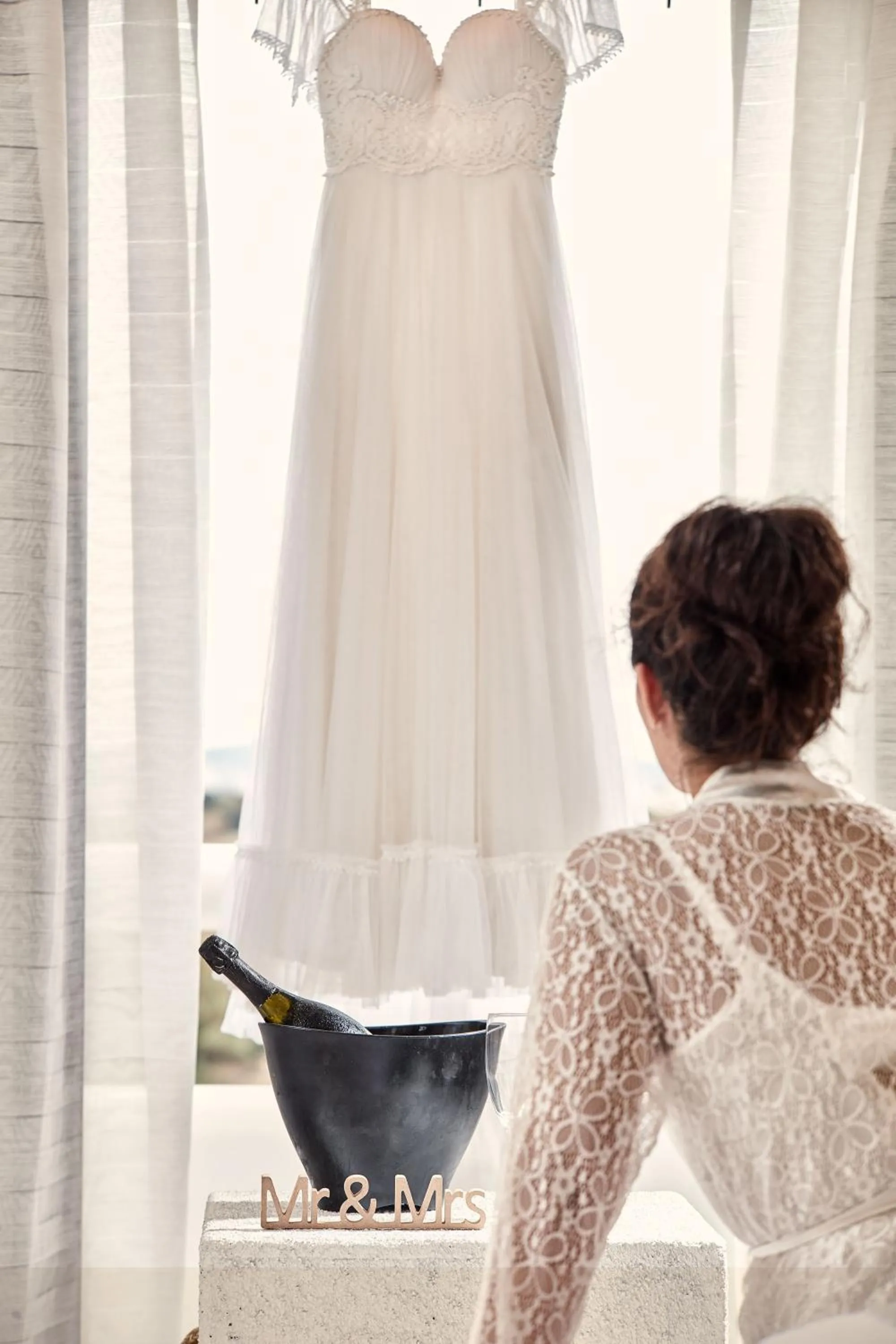 People in 18 Grapes Hotel