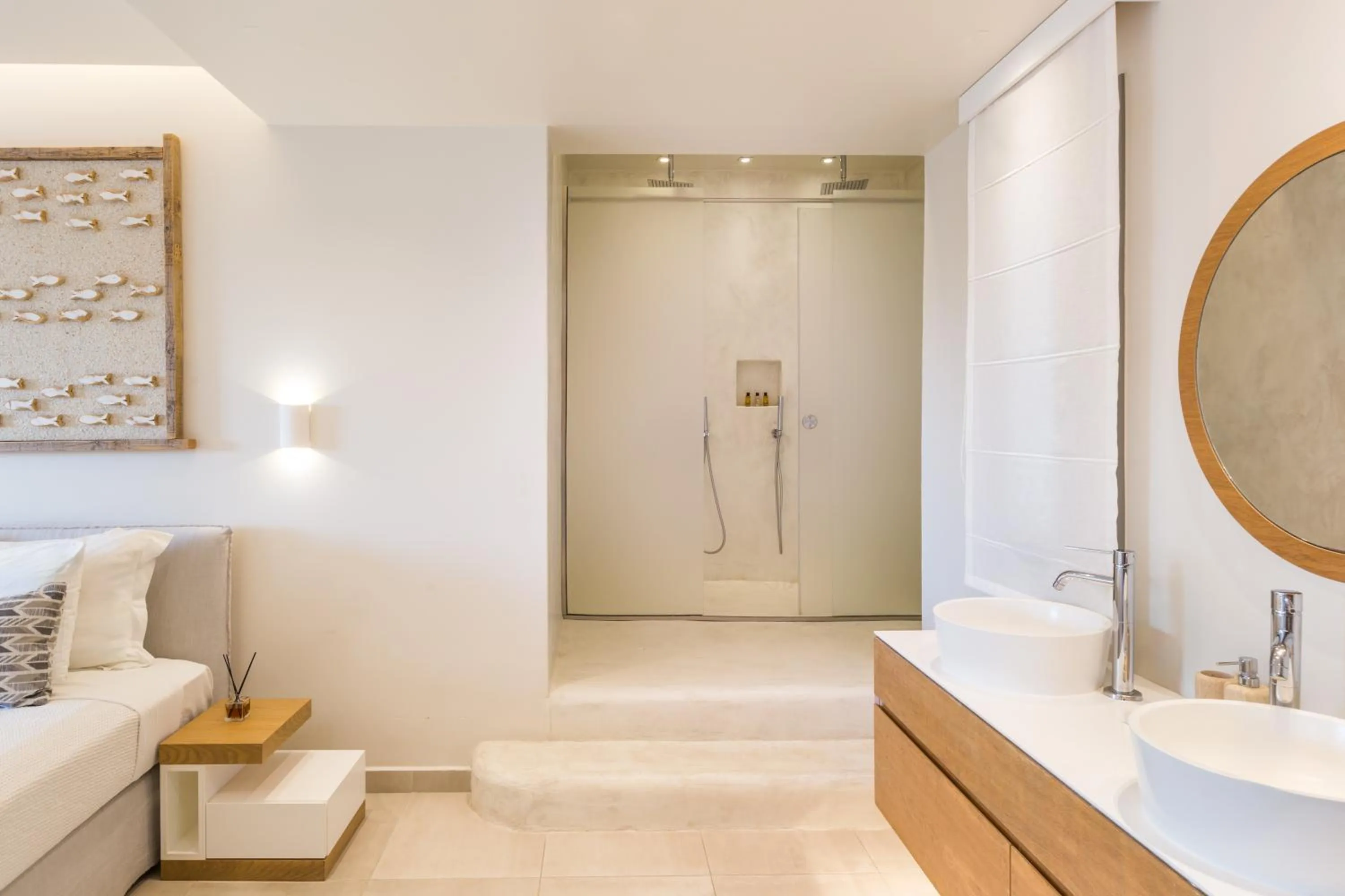 Shower in 18 Grapes Hotel