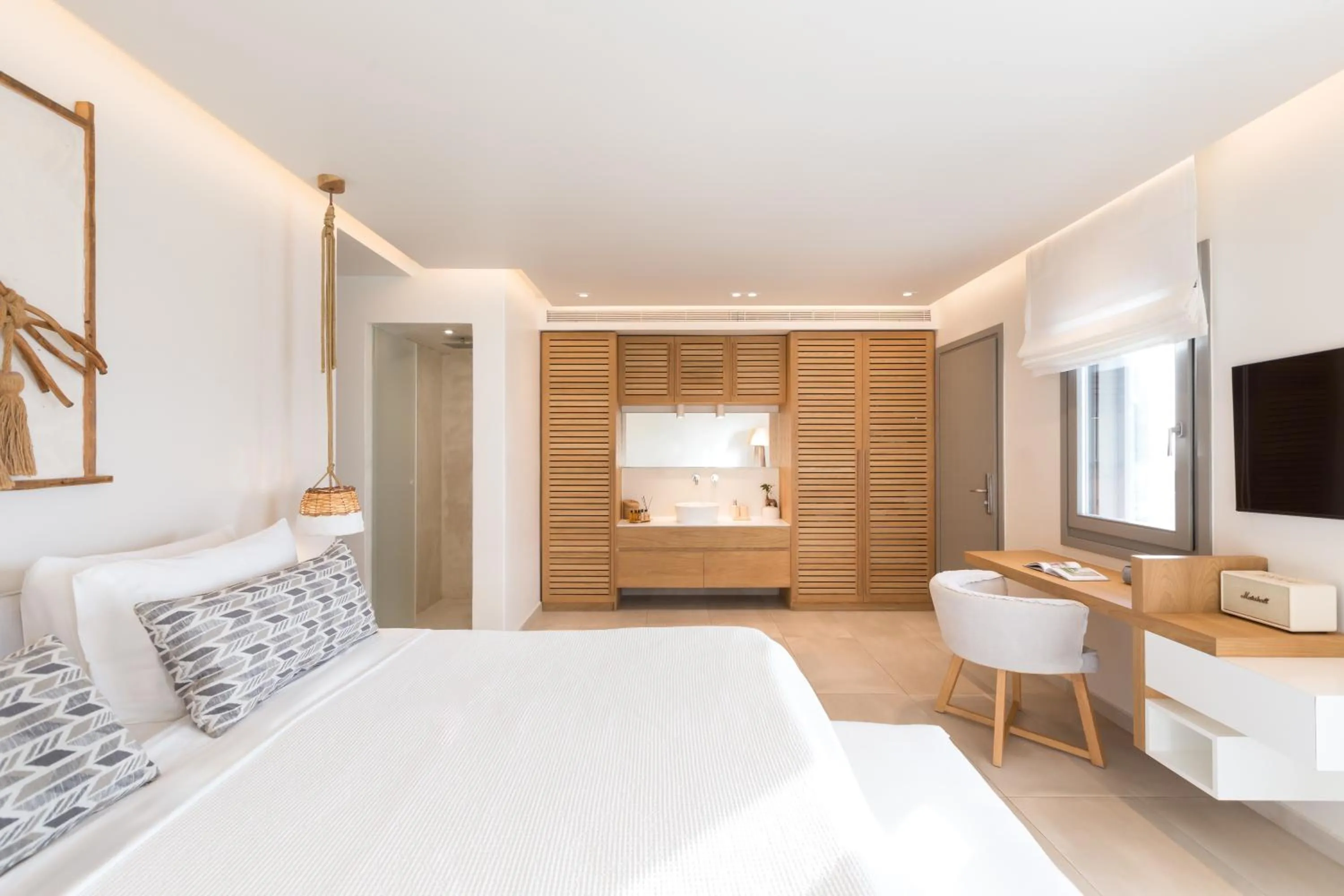 Photo of the whole room, Bed in 18 Grapes Hotel