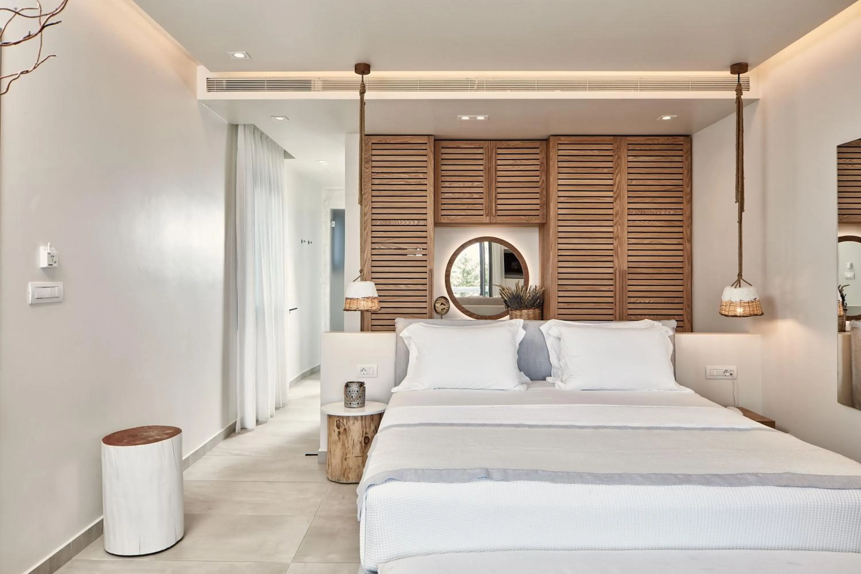 Bathroom, Bed in 18 Grapes Hotel