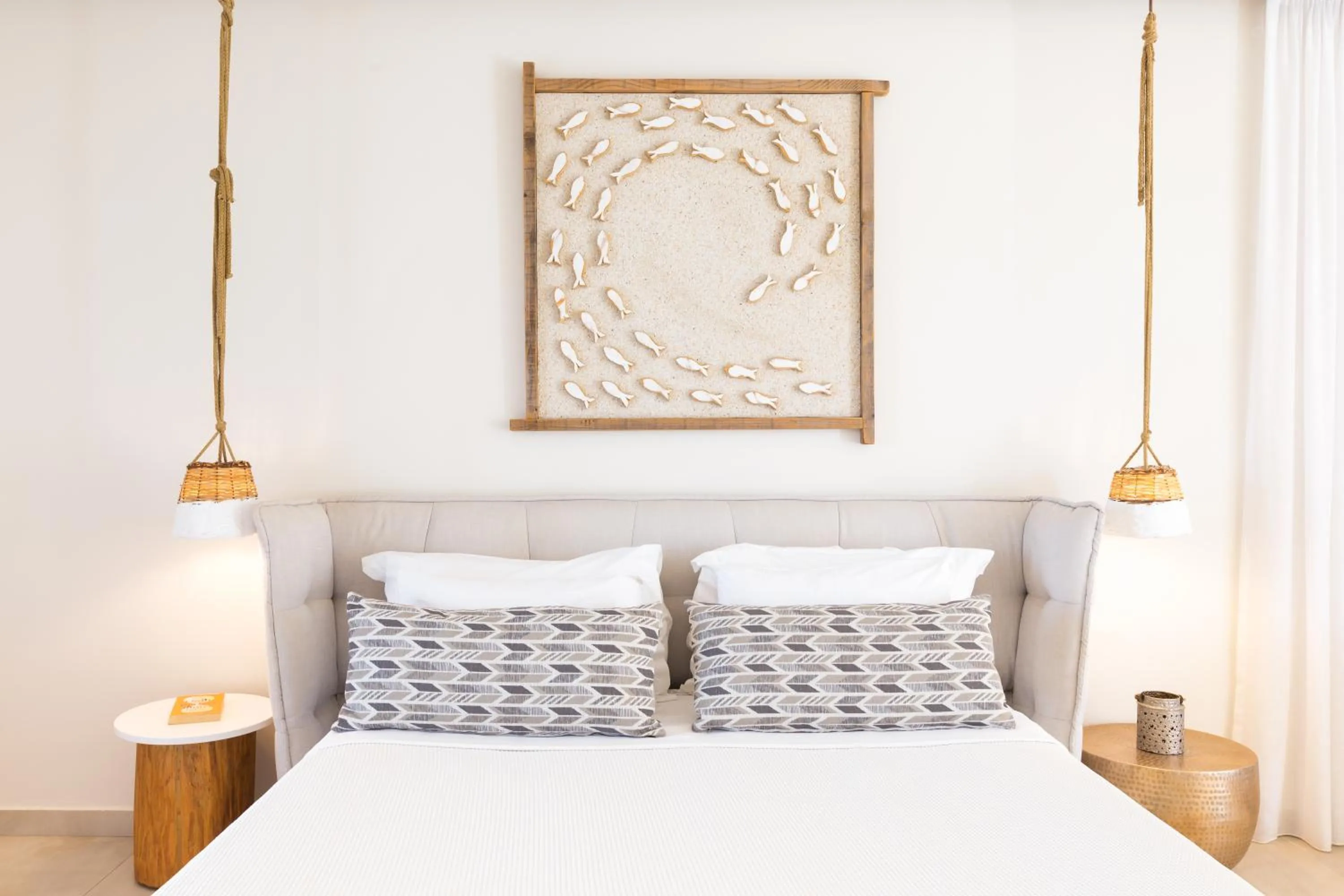 Bed in 18 Grapes Hotel